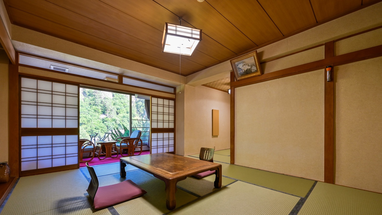 【山の景色を愉しむ ひろびろ和室 10畳】