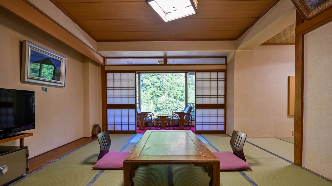 【山の景色を愉しむ ひろびろ和室 10畳】