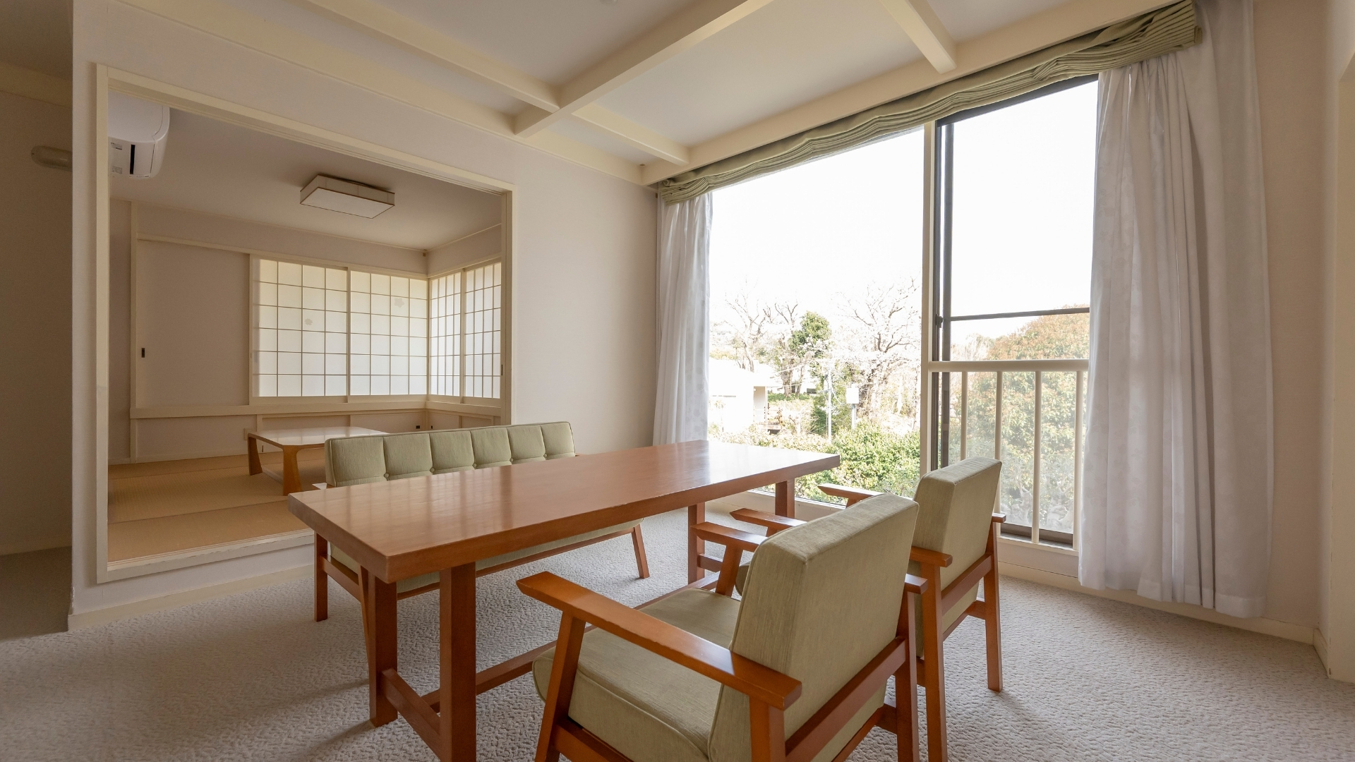 デラックスタイプ約78平米6名用和洋室 ＜八丈島4・5号＞