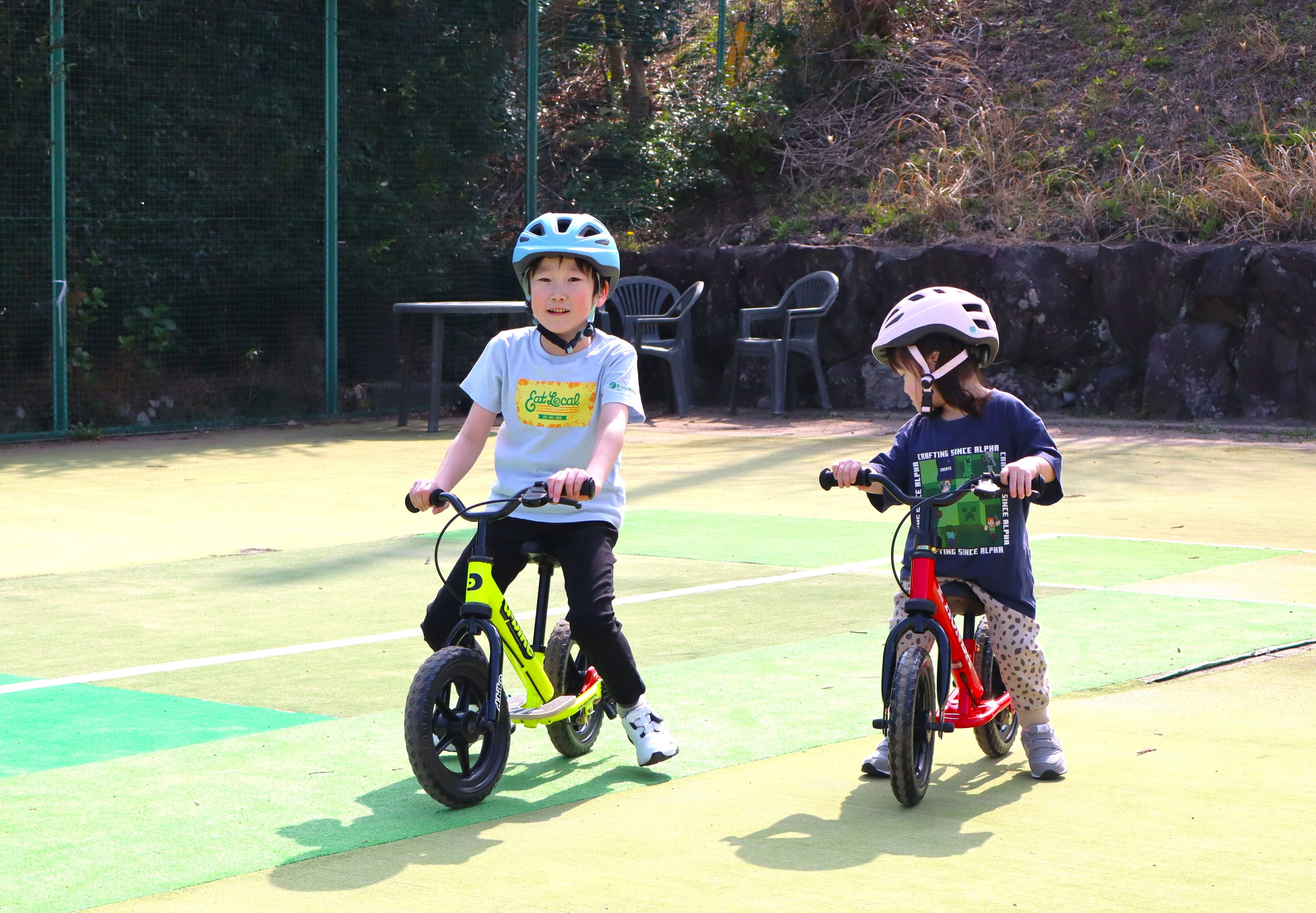 キックバイク‗2人静止
