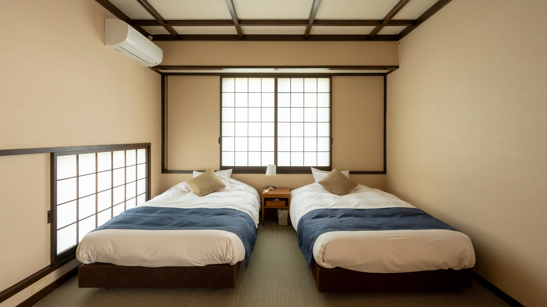 デラックス70平米4名用洋室ベッド2+2 <八丈島1・2号>