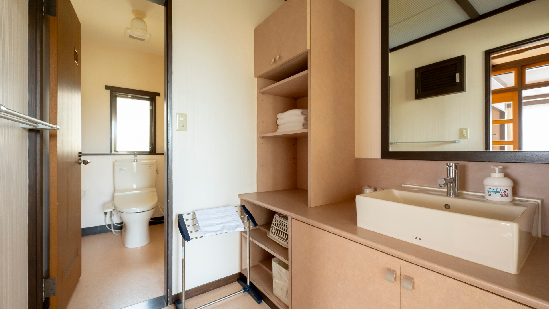 デラックス70平米4名用洋室ベッド2+2 ＜八丈島1・2号＞