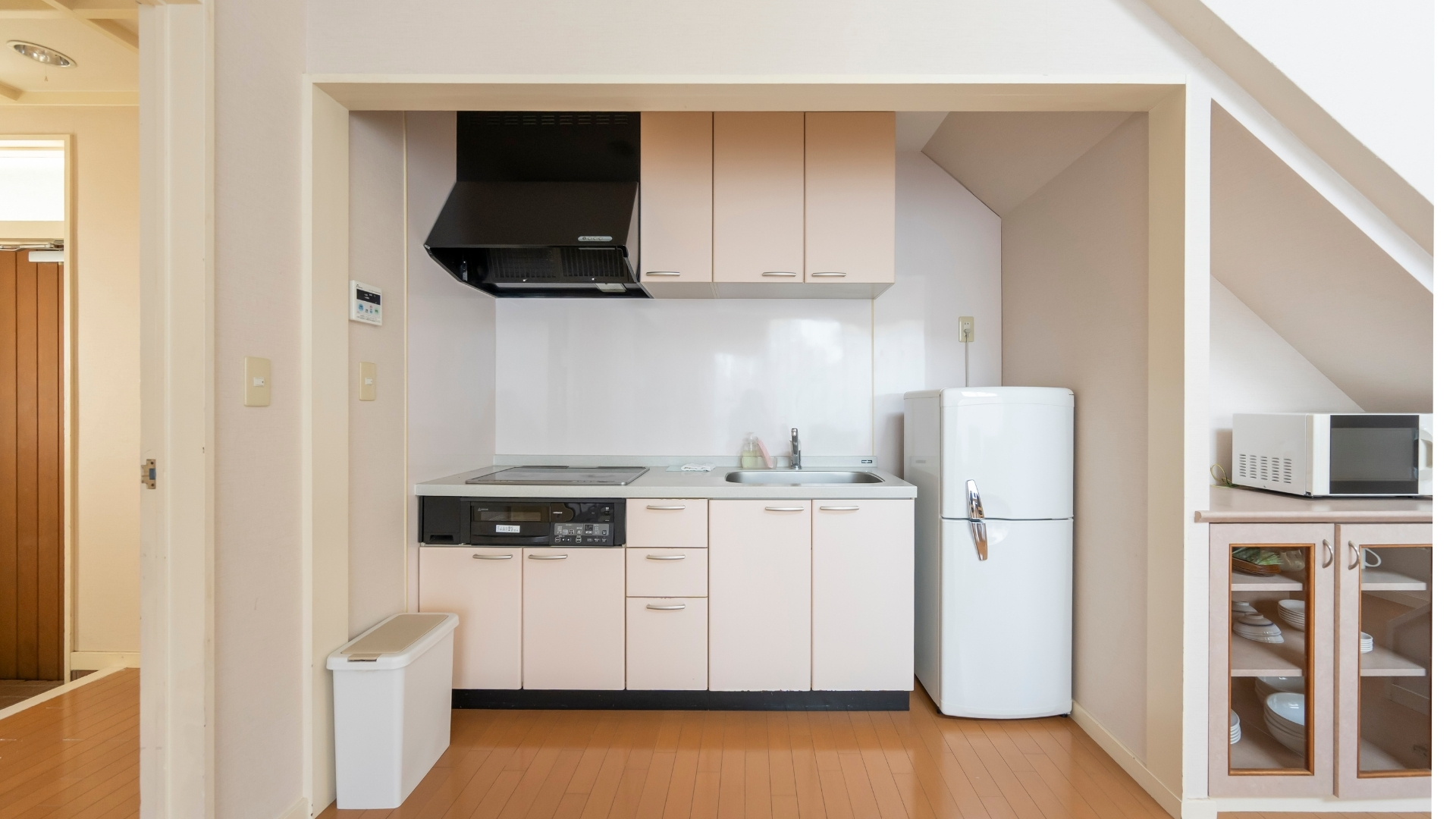 滞在型デラックスタイプ約80平米6名様用和洋室 ＜八丈島3号＞