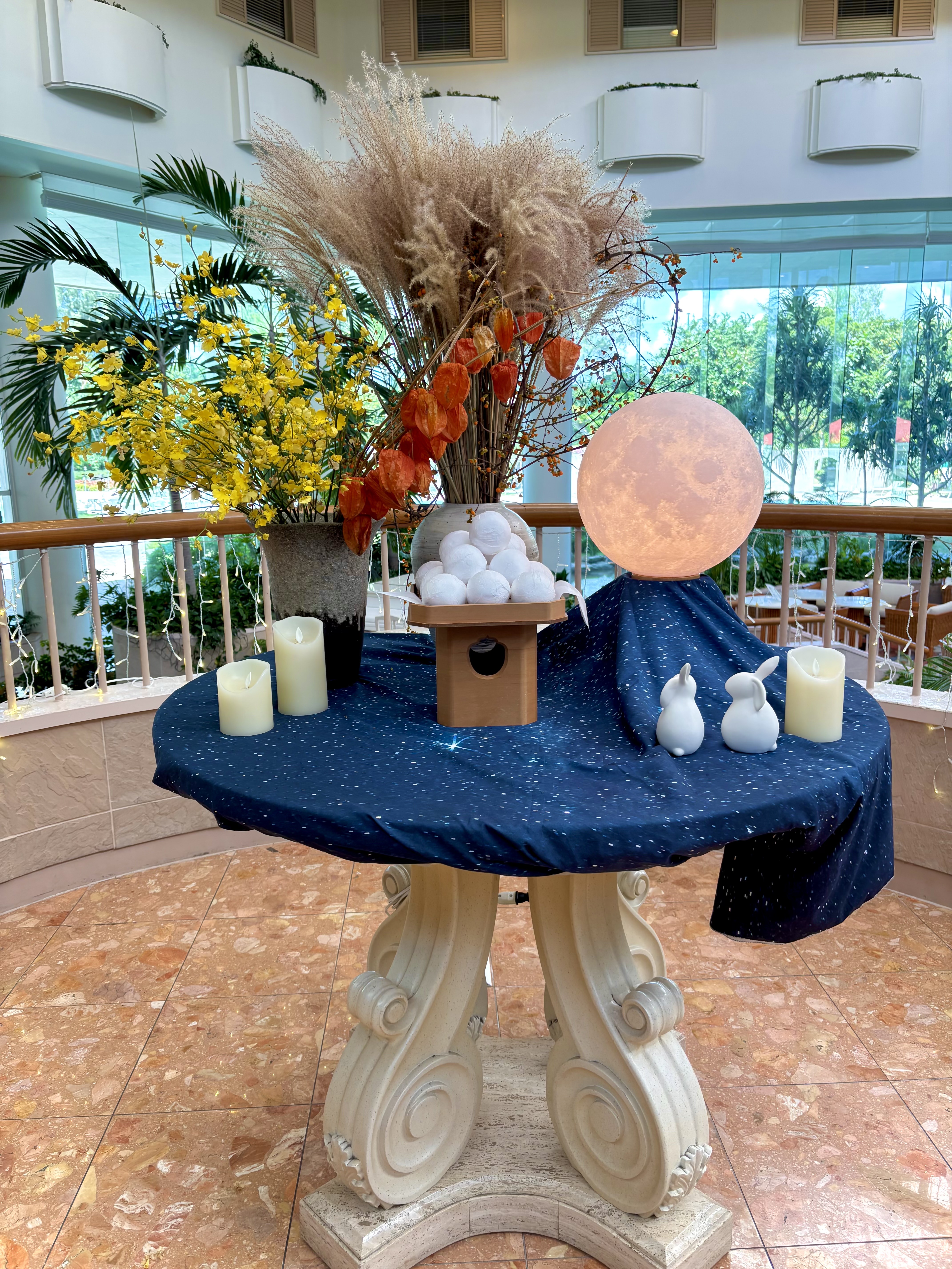 お月見モニュメント