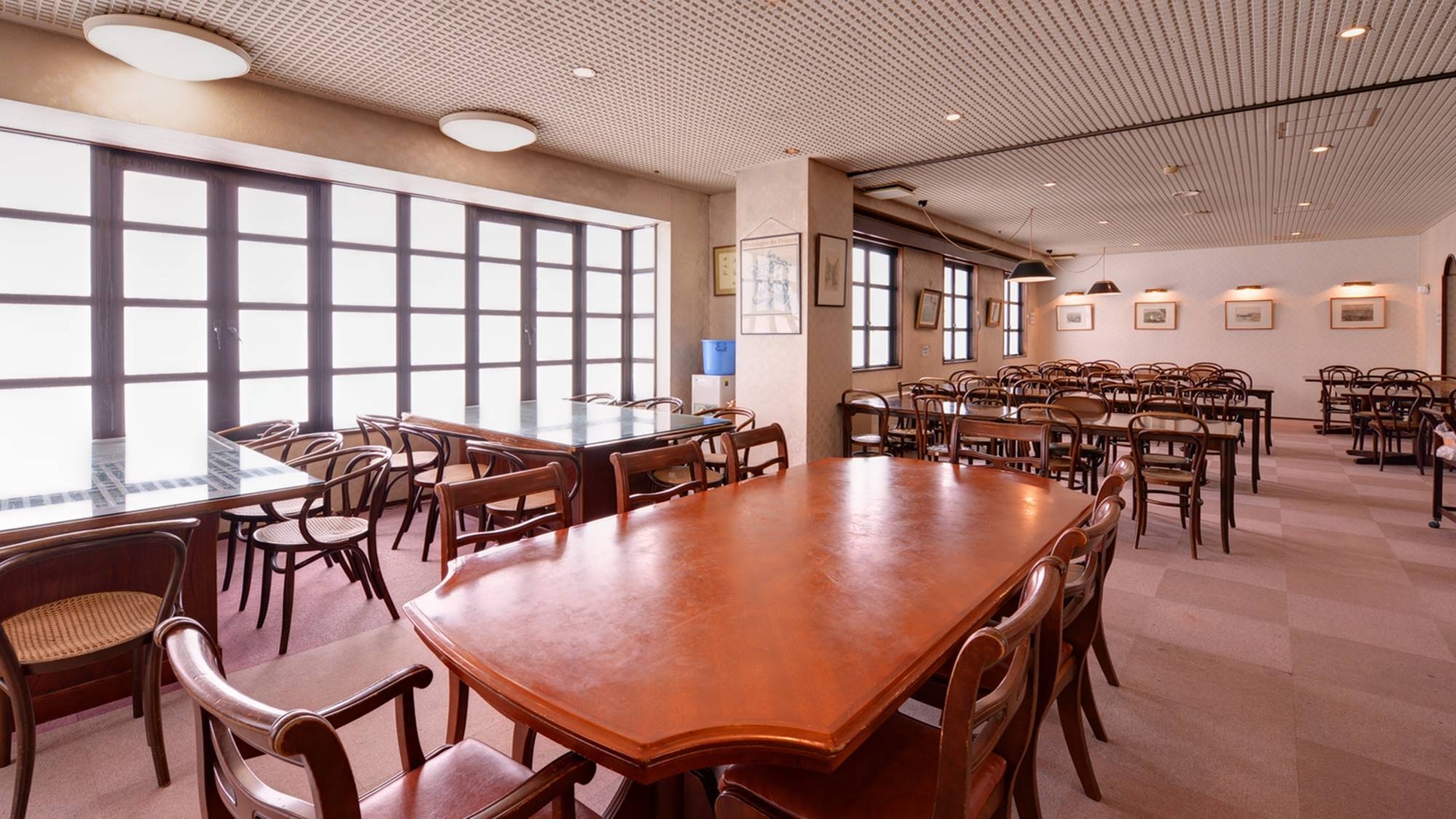 【連泊】広い苗場は連泊で！ゲレンデ徒歩3分＆手作り洋食が好評！レンタル特価（2食付）