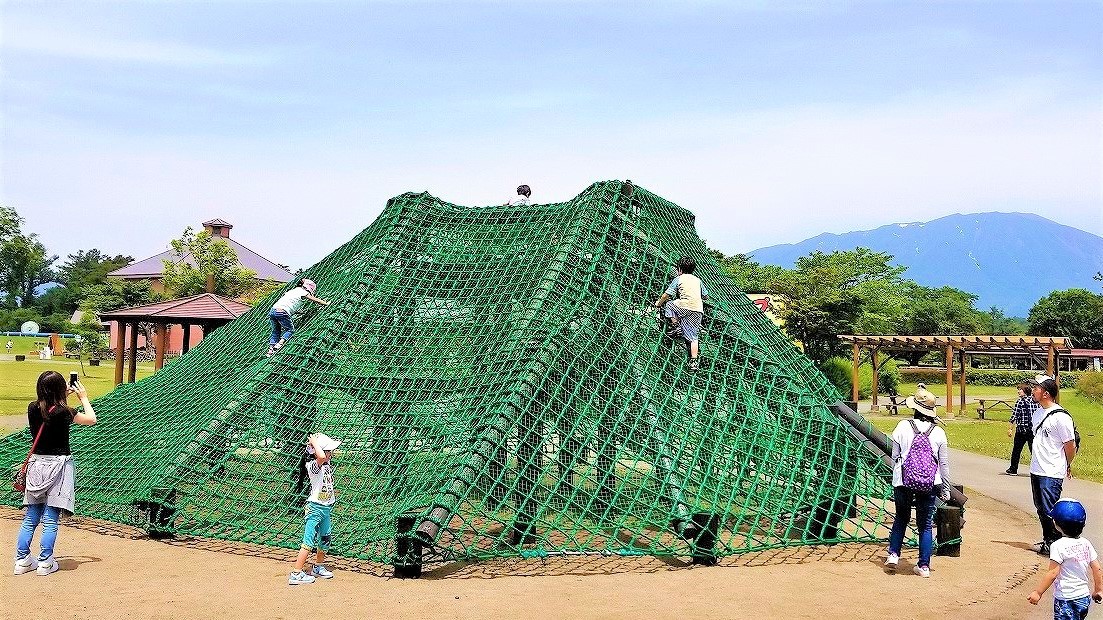 【小岩井農場まきば園】大人気アスレチック♪岩手山ネット