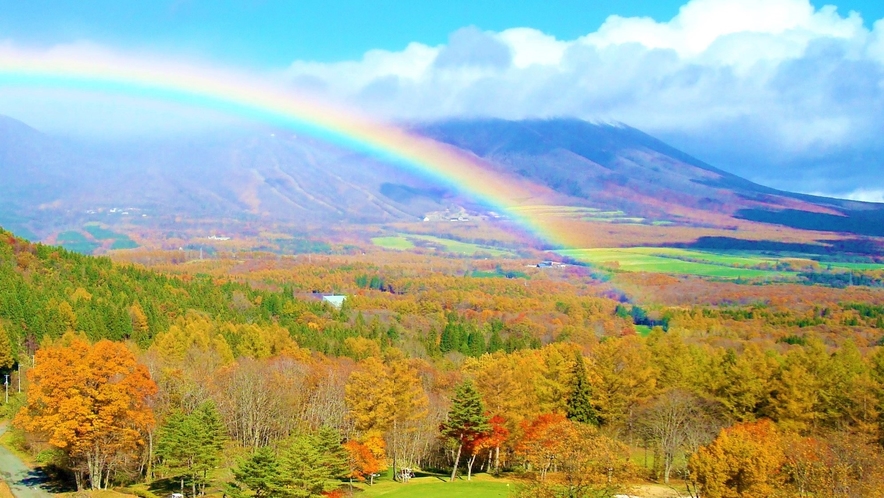 虹とホテルから望む雄大な岩手山（客室から）