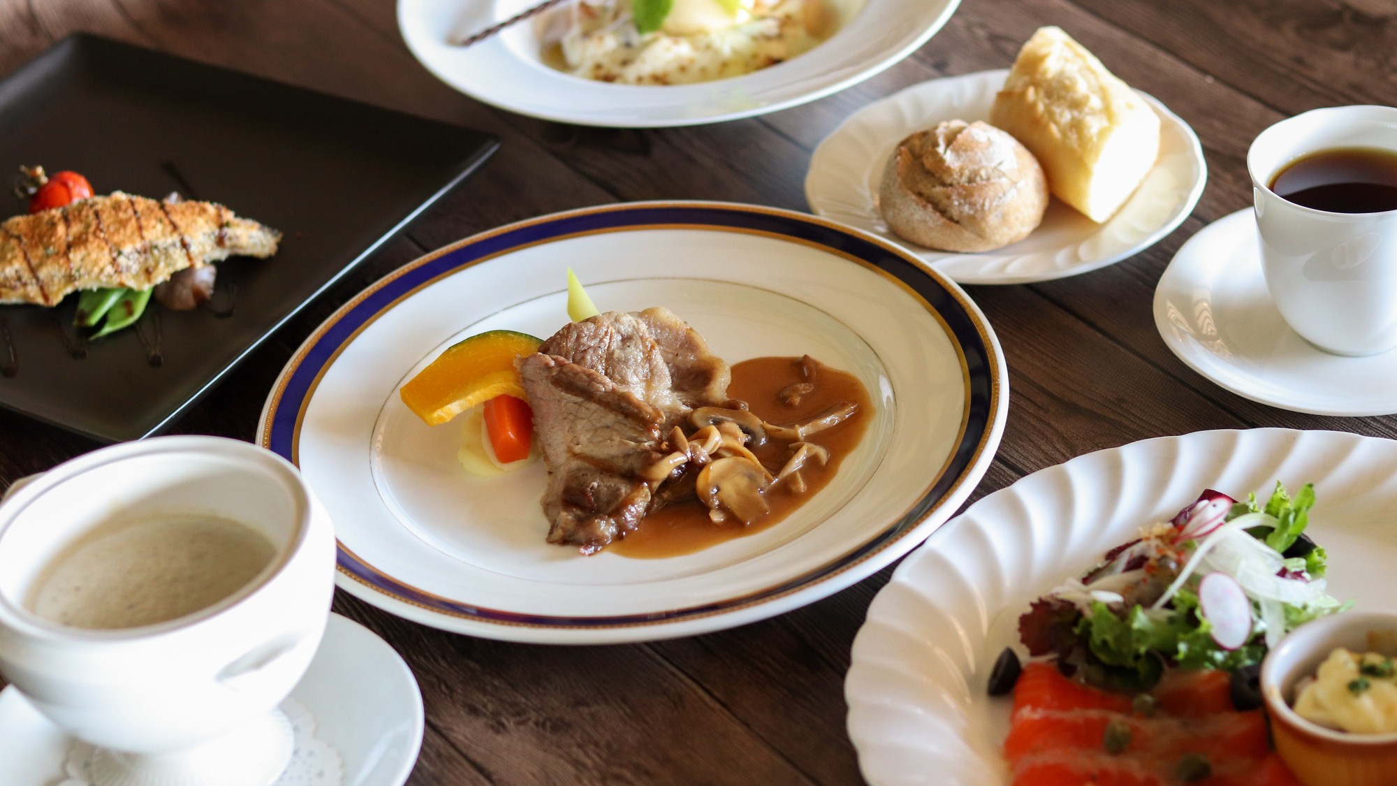【楽天月末セール】浅間山を望む高原リゾートでゆったりとした休日を＜夕朝食付き＞