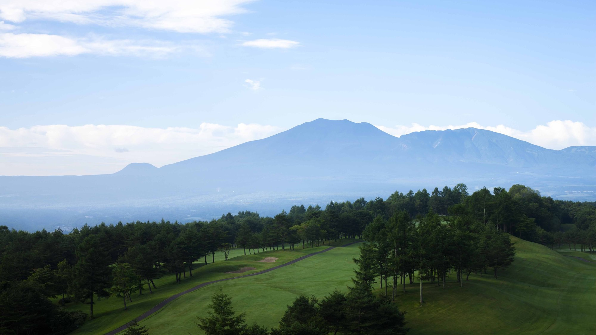 【楽天月末セール】浅間山を望む高原リゾートでゆったりとした休日を＜夕朝食付き＞