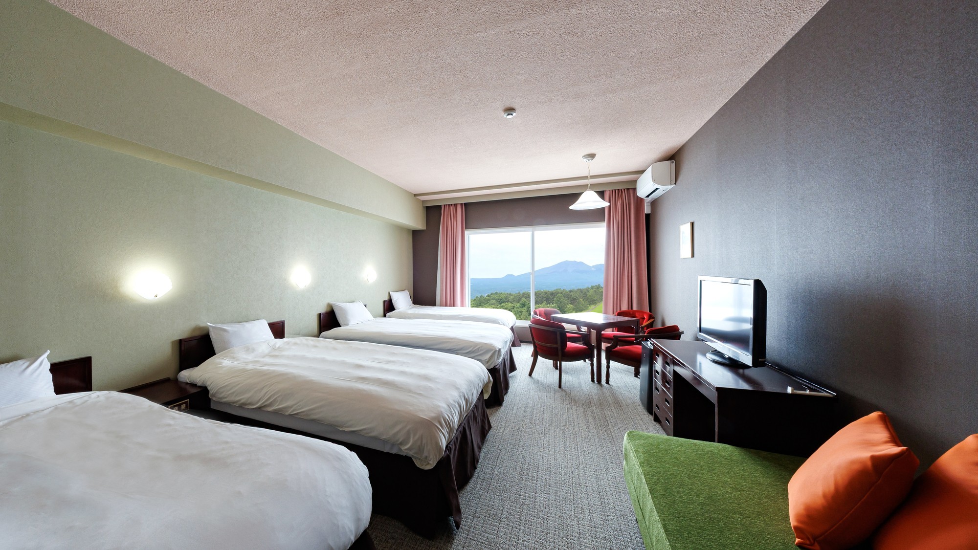 フォーベッドルーム　浅間山サイド