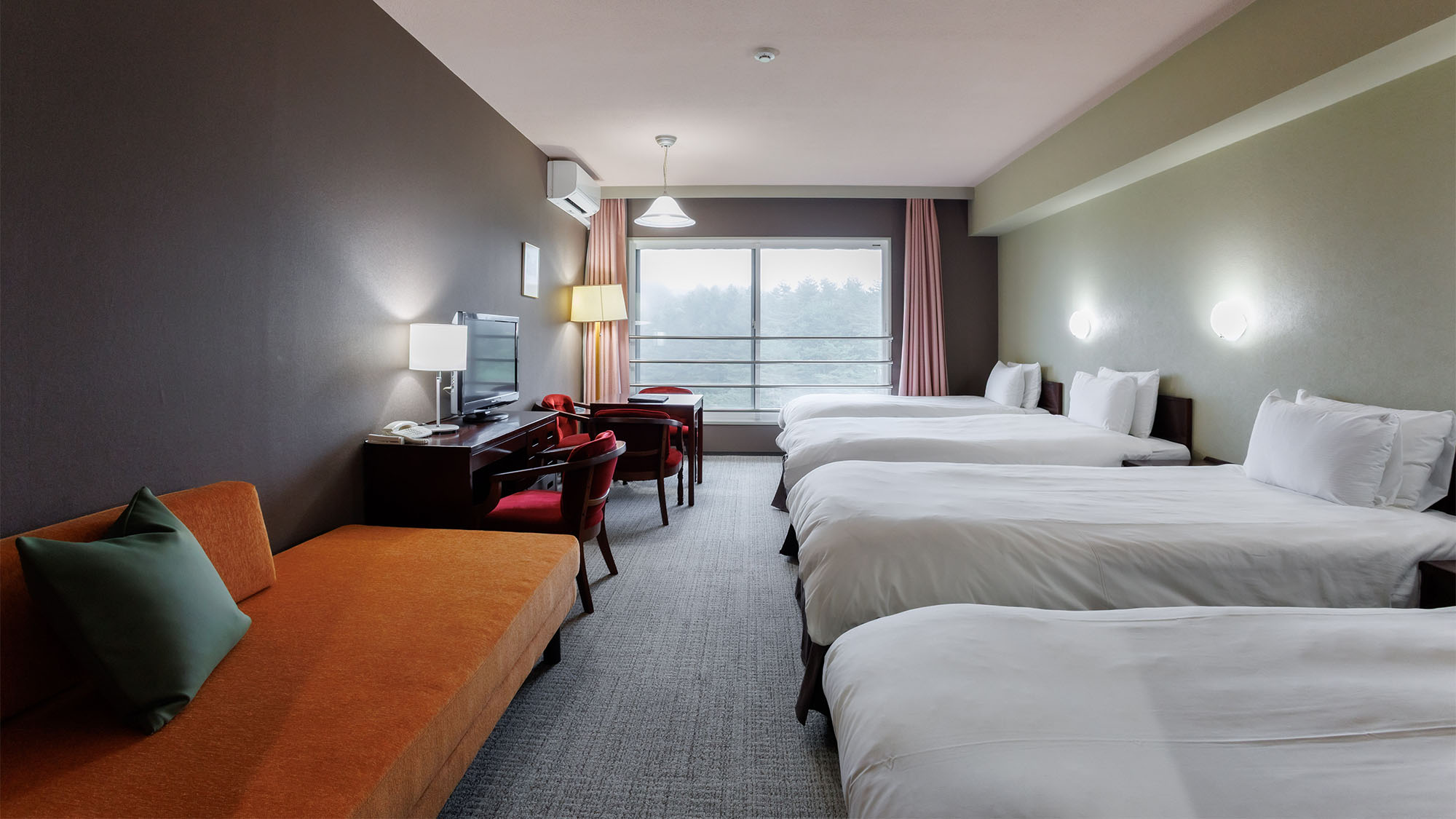 フォーベッドルーム