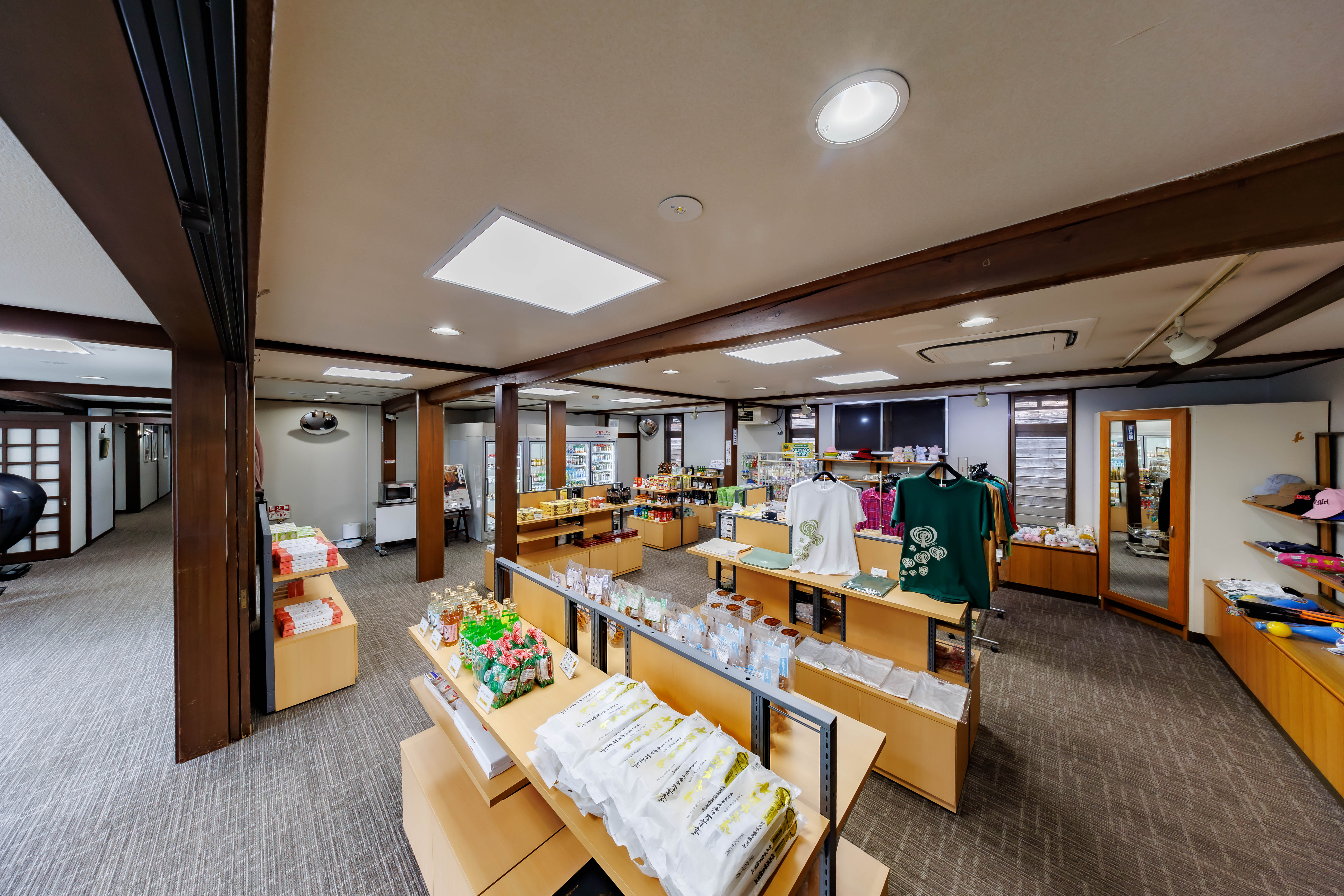 【売店】長野県や群馬県、地元のお土産も各種取り揃えております