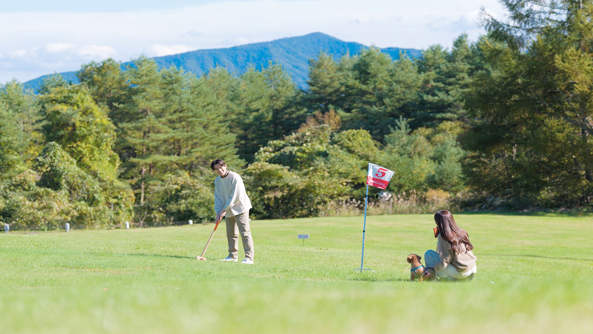 【グラウンドゴルフ】ワンちゃんと一緒に遊べるアクティビティのひとつ