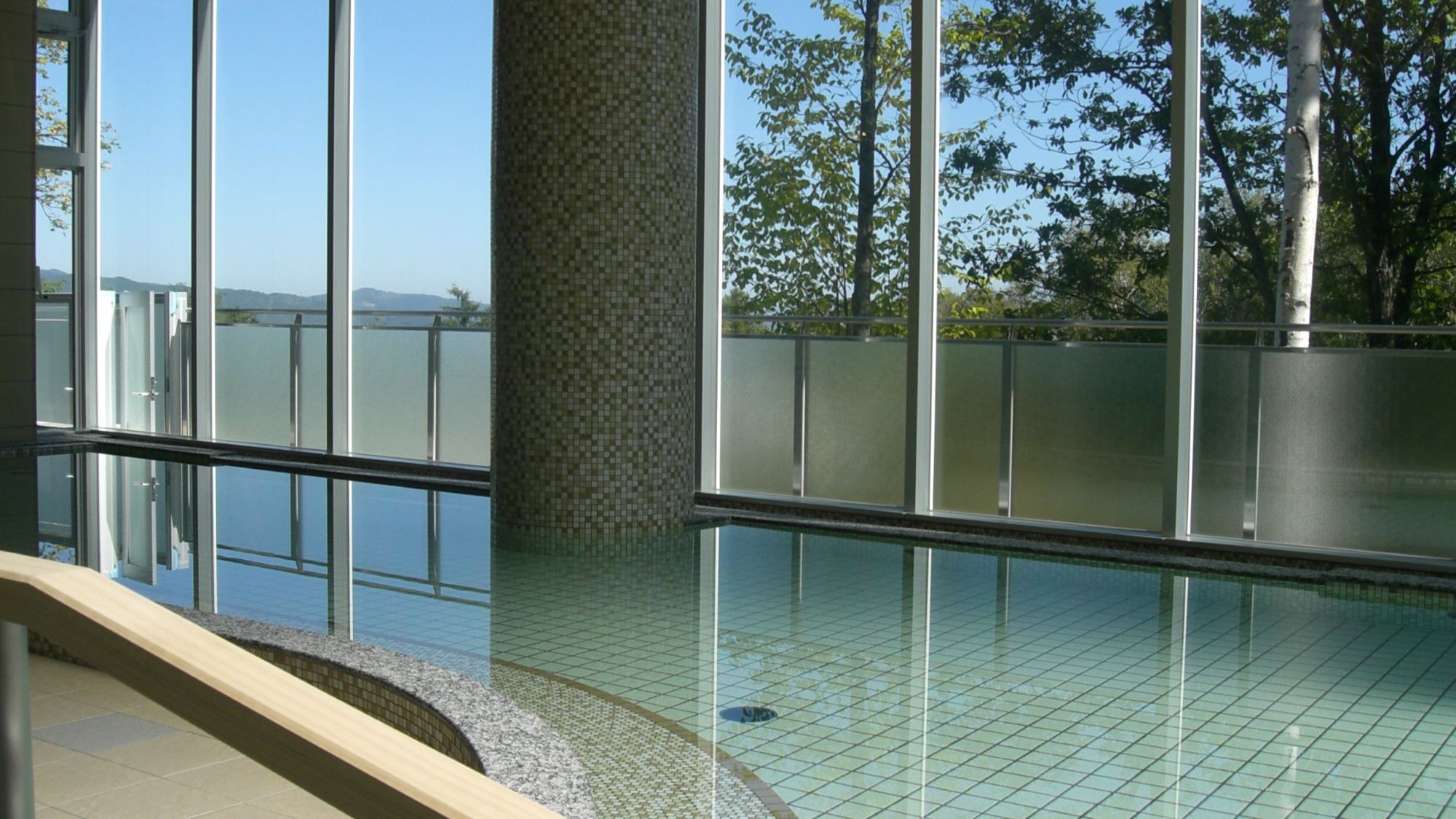 紫彩の湯【内風呂 昼】