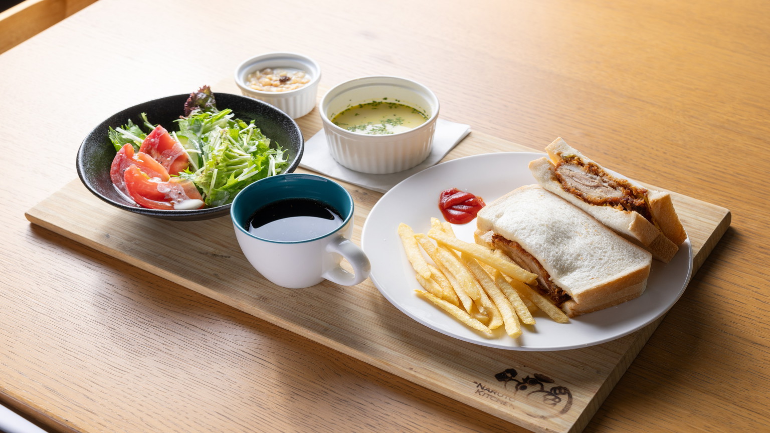 日替わり洋朝食:チキンカツサンド