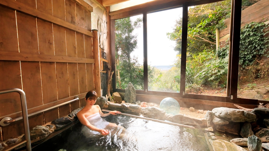 温泉｜河津温泉から直送したお湯を楽しめる貸切露天風呂です。