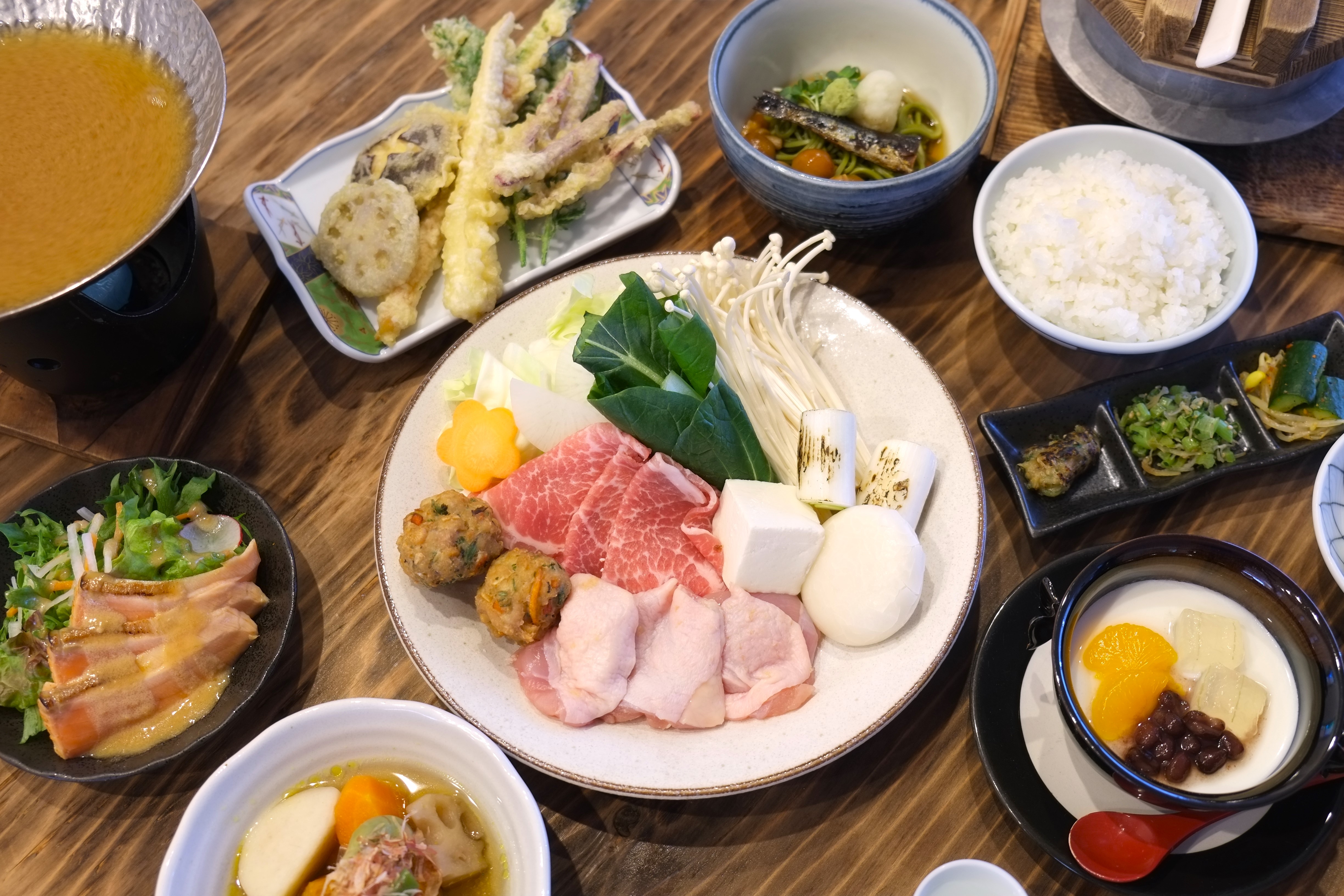 山の天ぷらと田舎プリン付 豚味噌鍋とお番菜