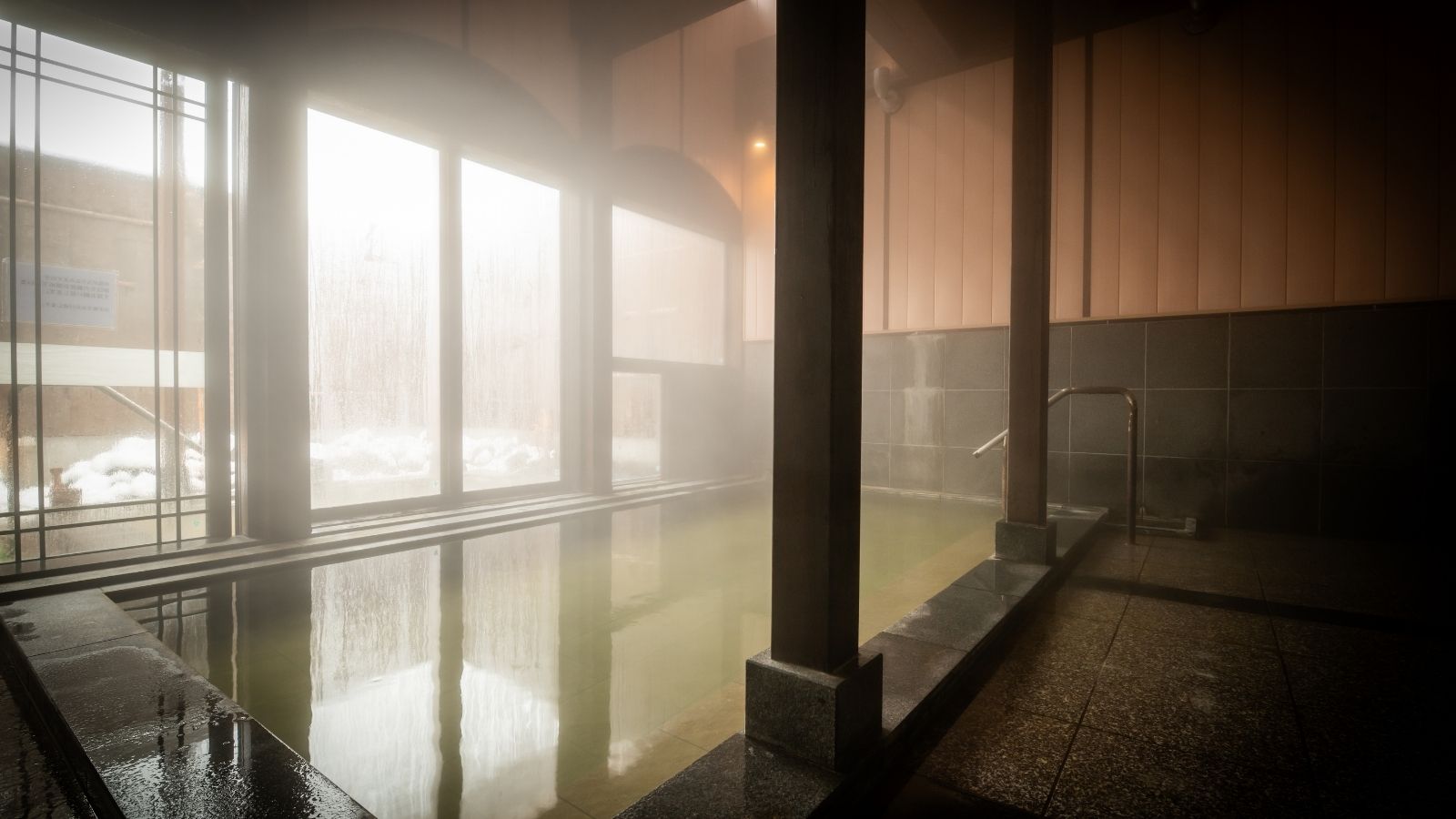 月の湯　大浴場