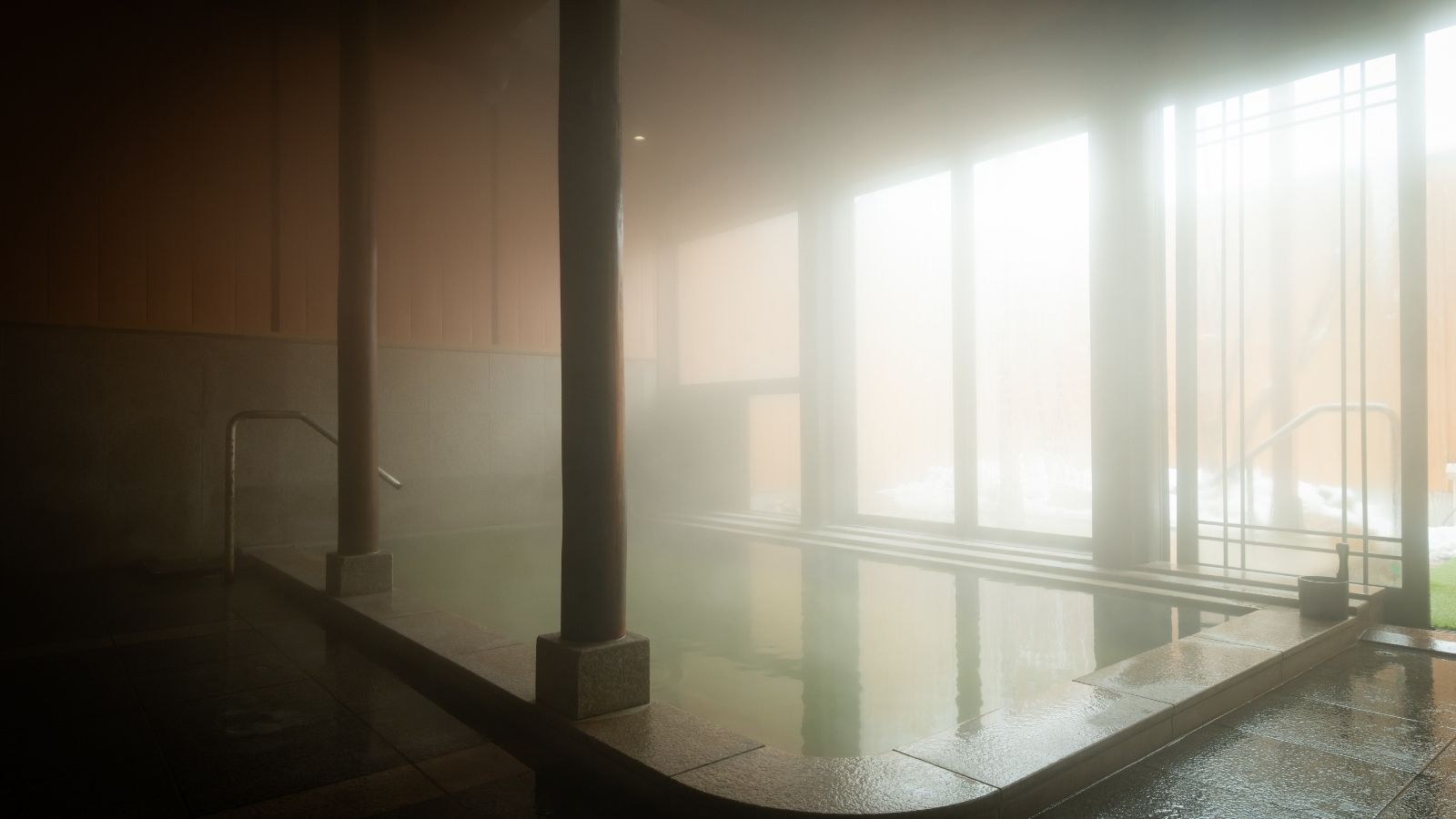 月の湯　大浴場