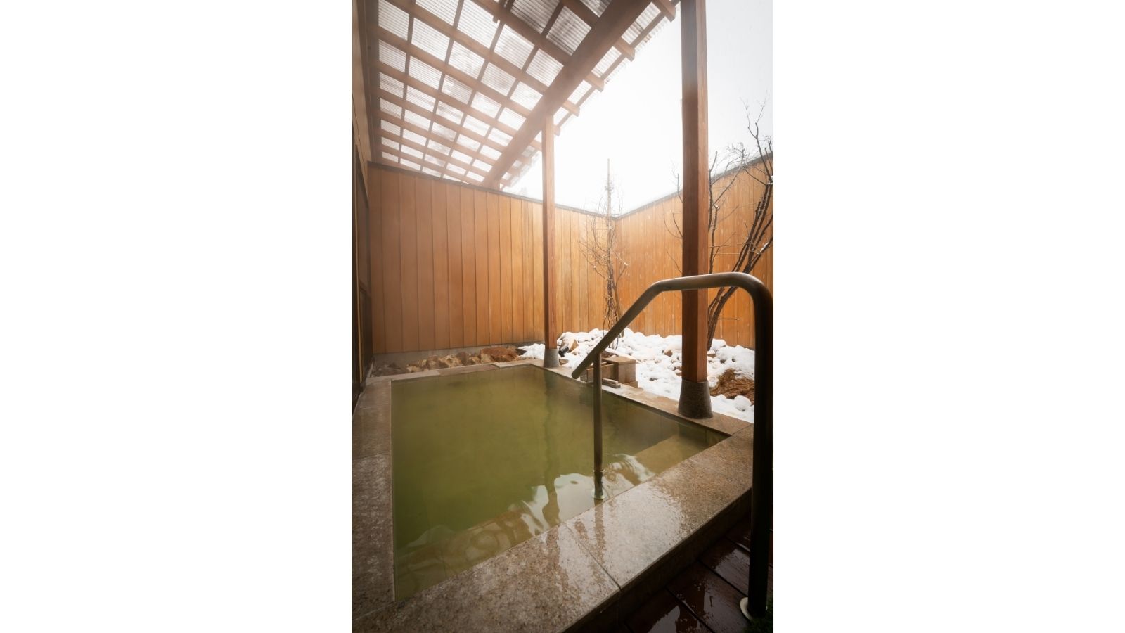 月の湯　露天風呂