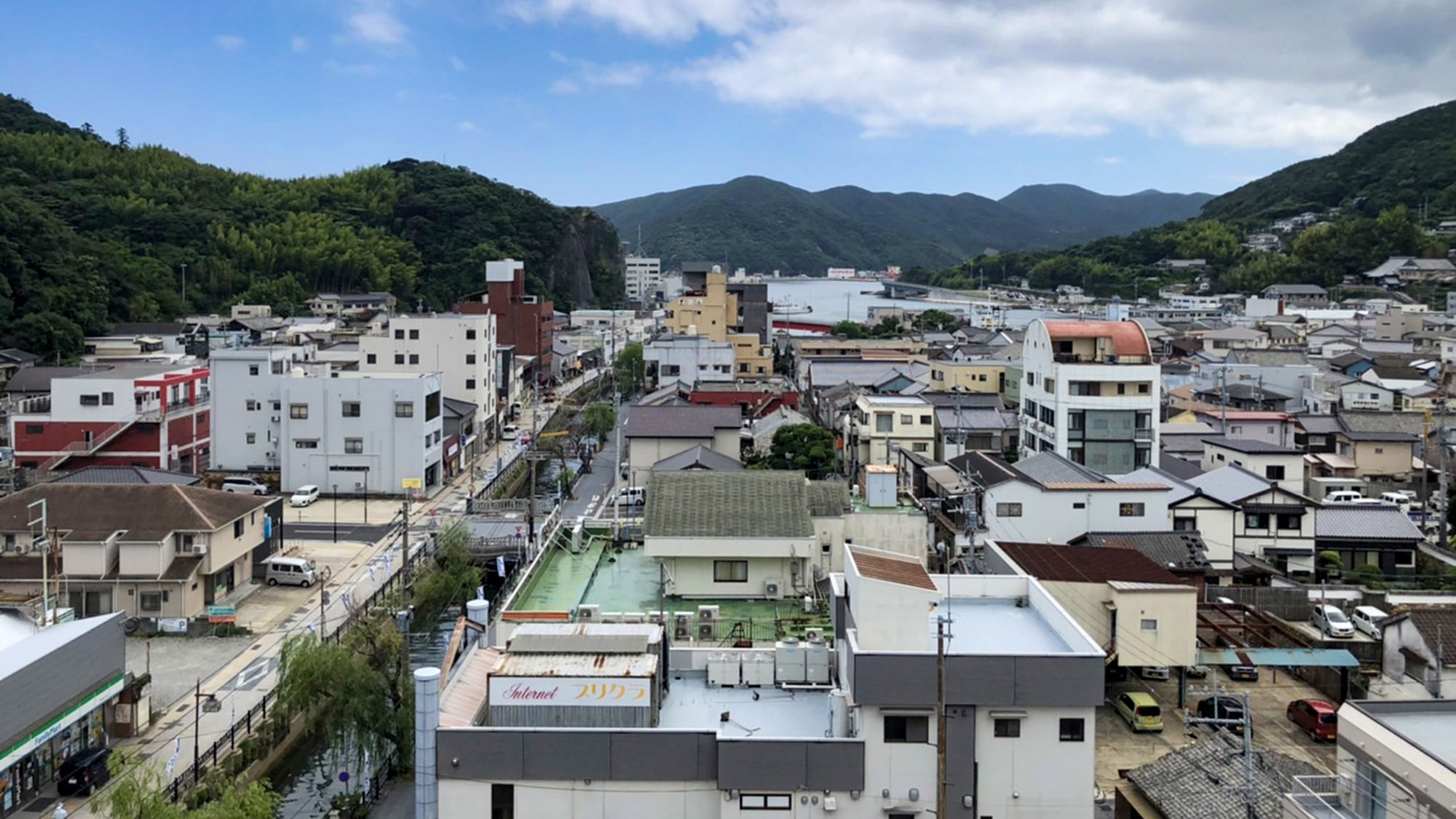 ・雄大な山々に囲まれた自然豊かな対馬をお楽しみください