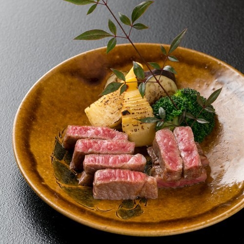 ★冬季限定極上懐石★香箱蟹、能登牛、能登ふぐ、のど黒を雅やかに味わう至福の懐石