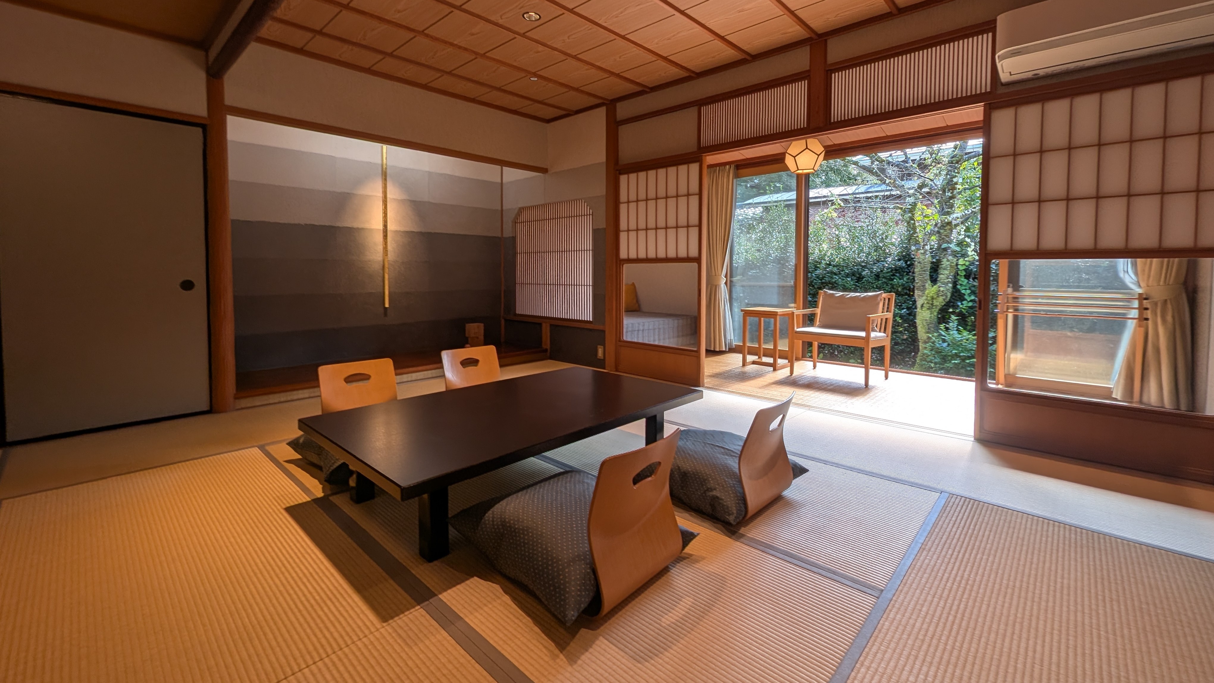 最大6名様までご利用可能。くつろぎの間取り。「水仙」