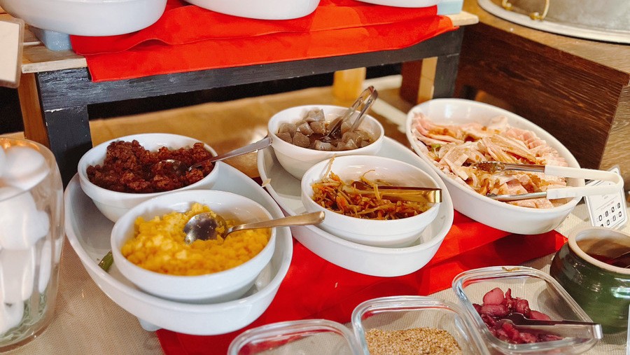 朝食メニュー（薬味もあり）