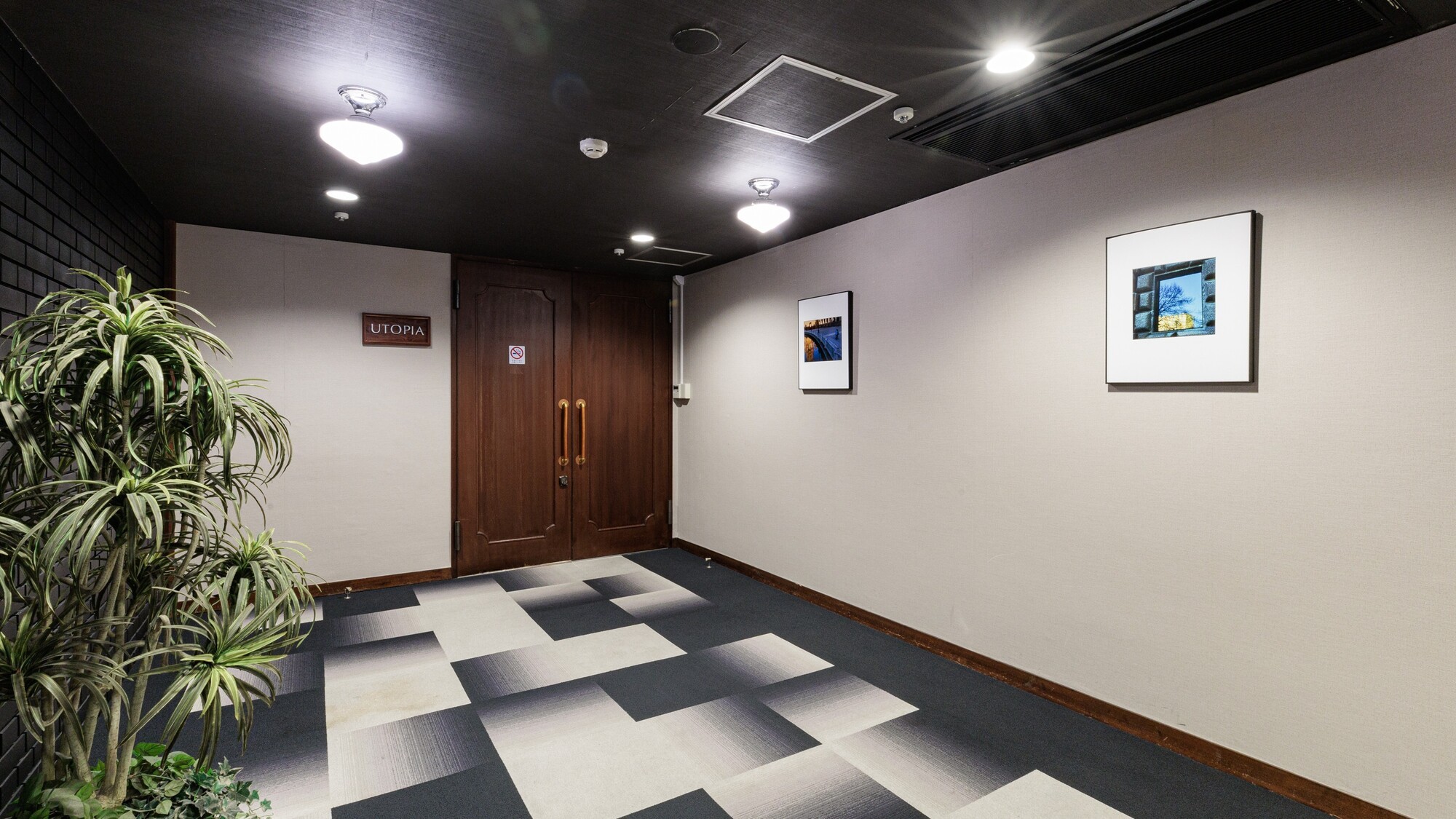 会議室（ユートピア）入口
