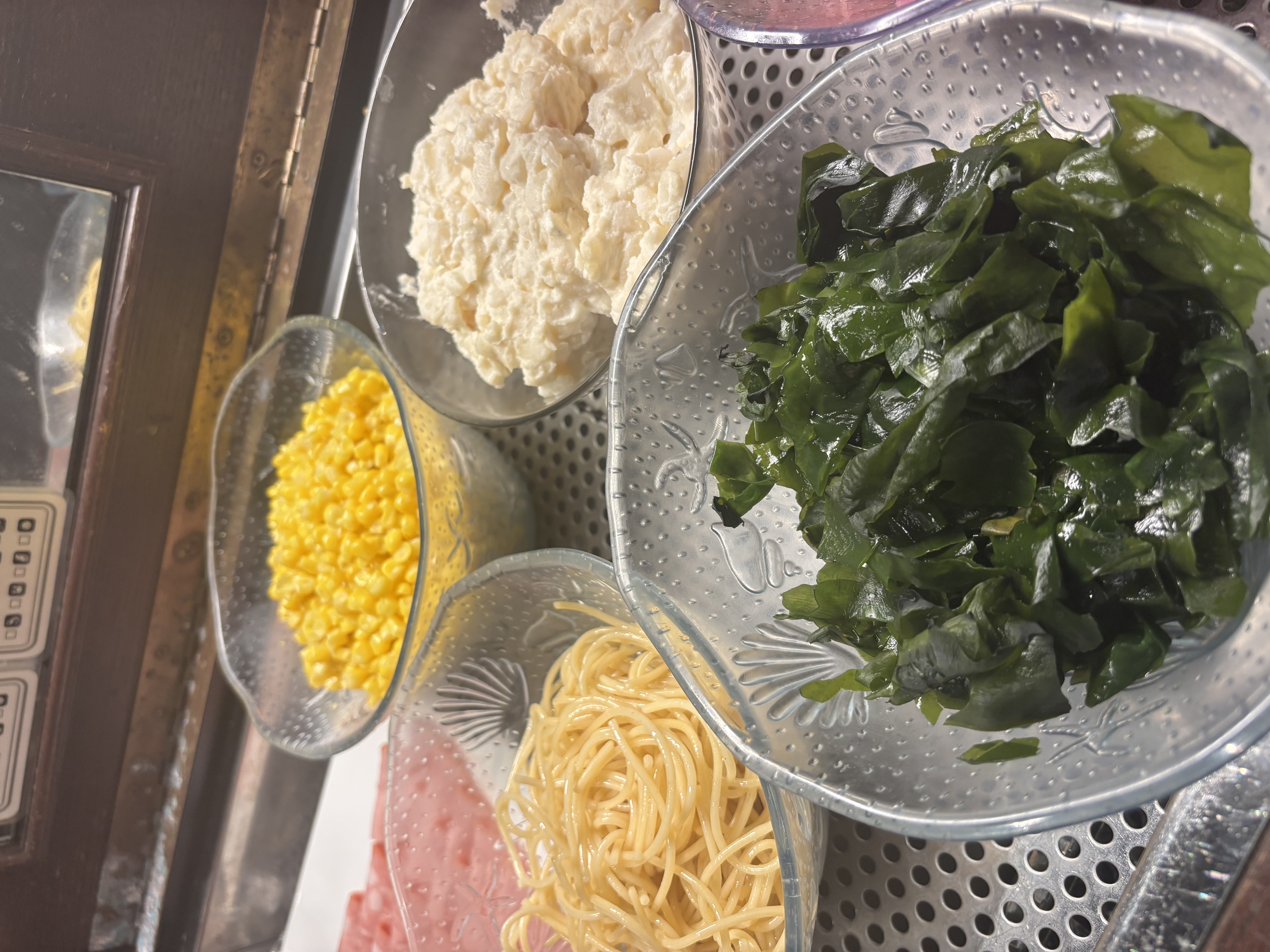 朝食　和風サラダの具材