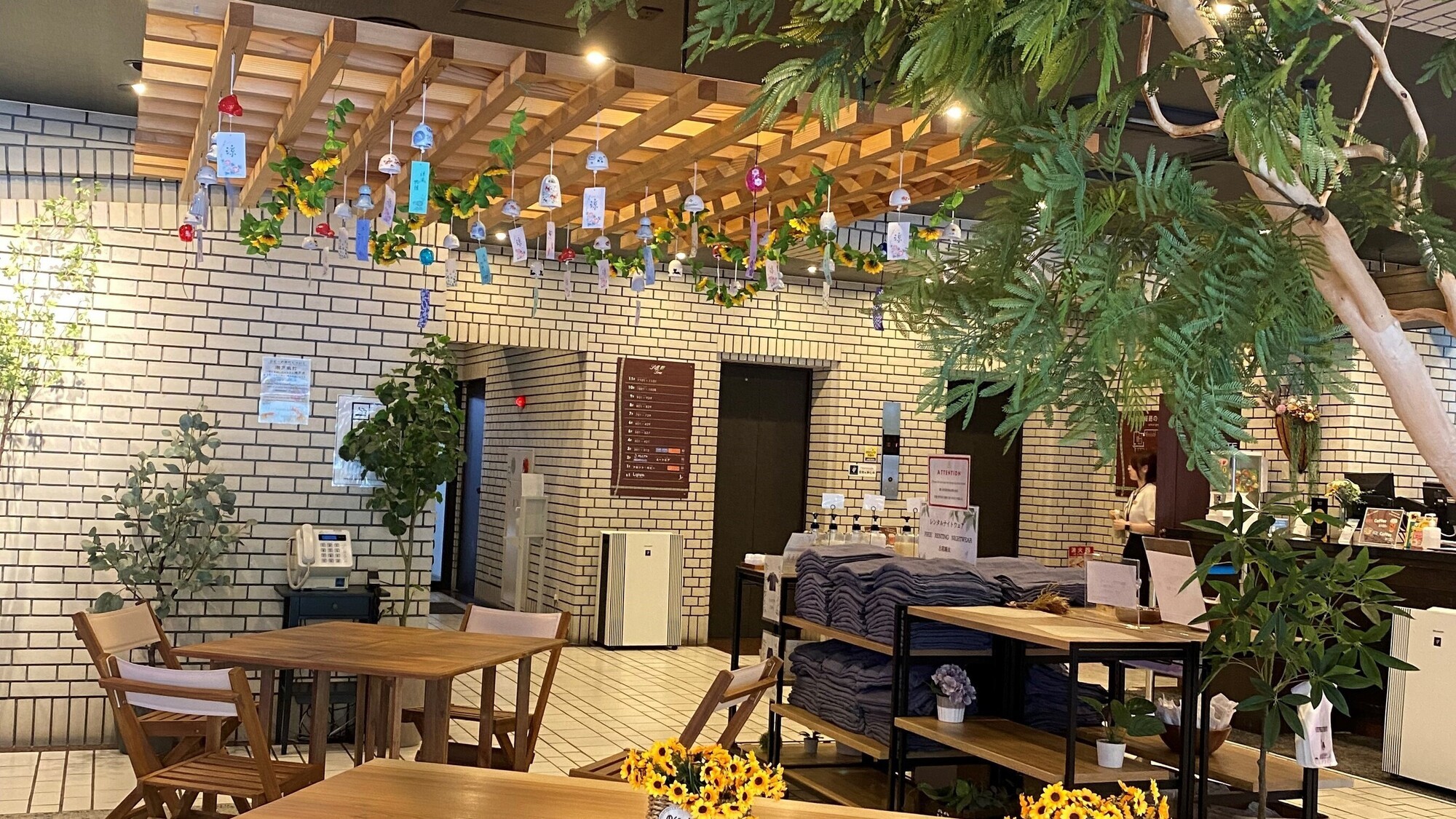 ロビー（夏の装飾②）