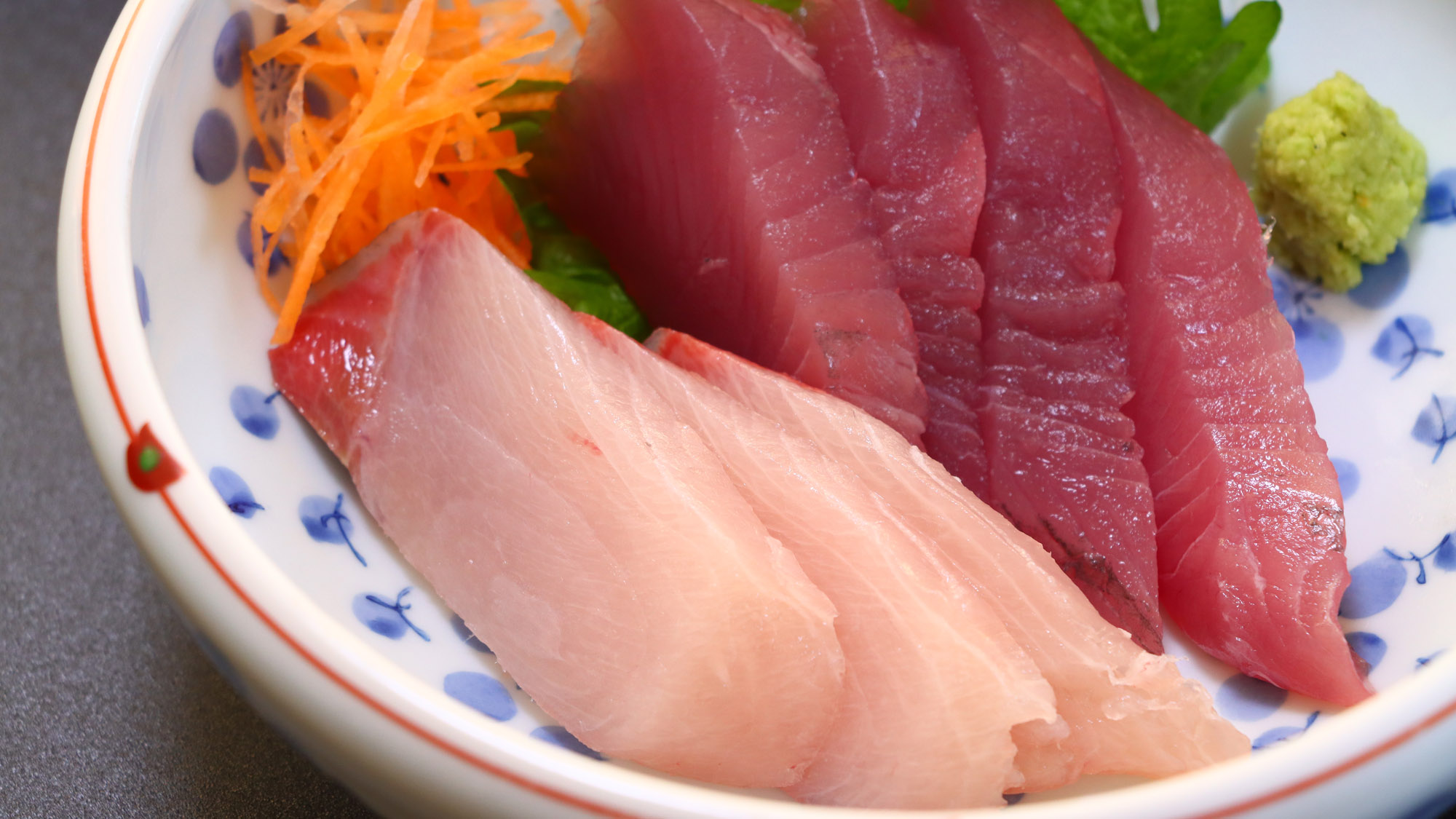 【夕食一例】仕入れにこだわった新鮮な地魚のお造り