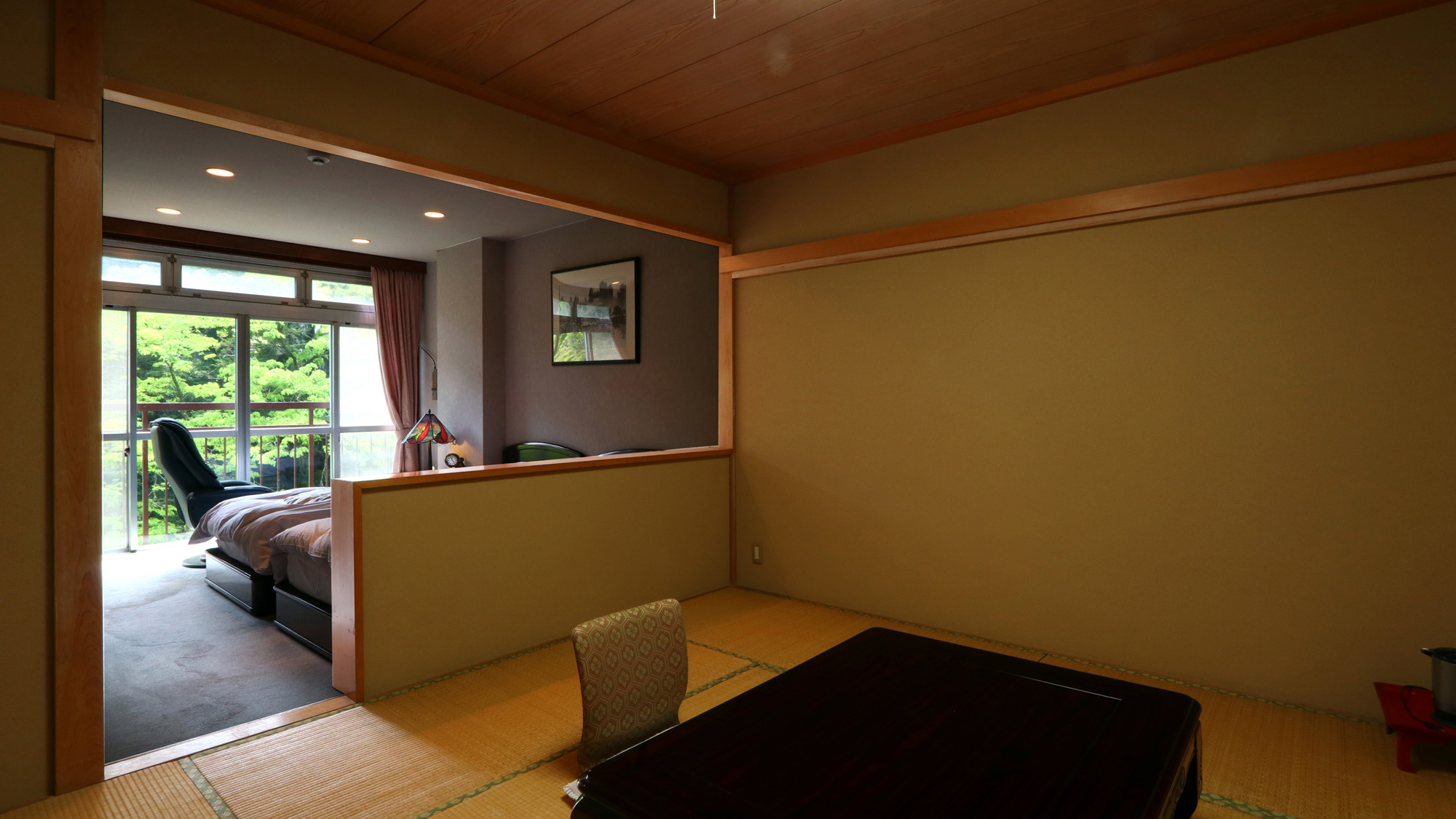 2-3名◆和室＋ベッドルーム(ツイン)：和室＋ツインベッド洋室。和室に布団を敷いて3名迄ご利用可能*