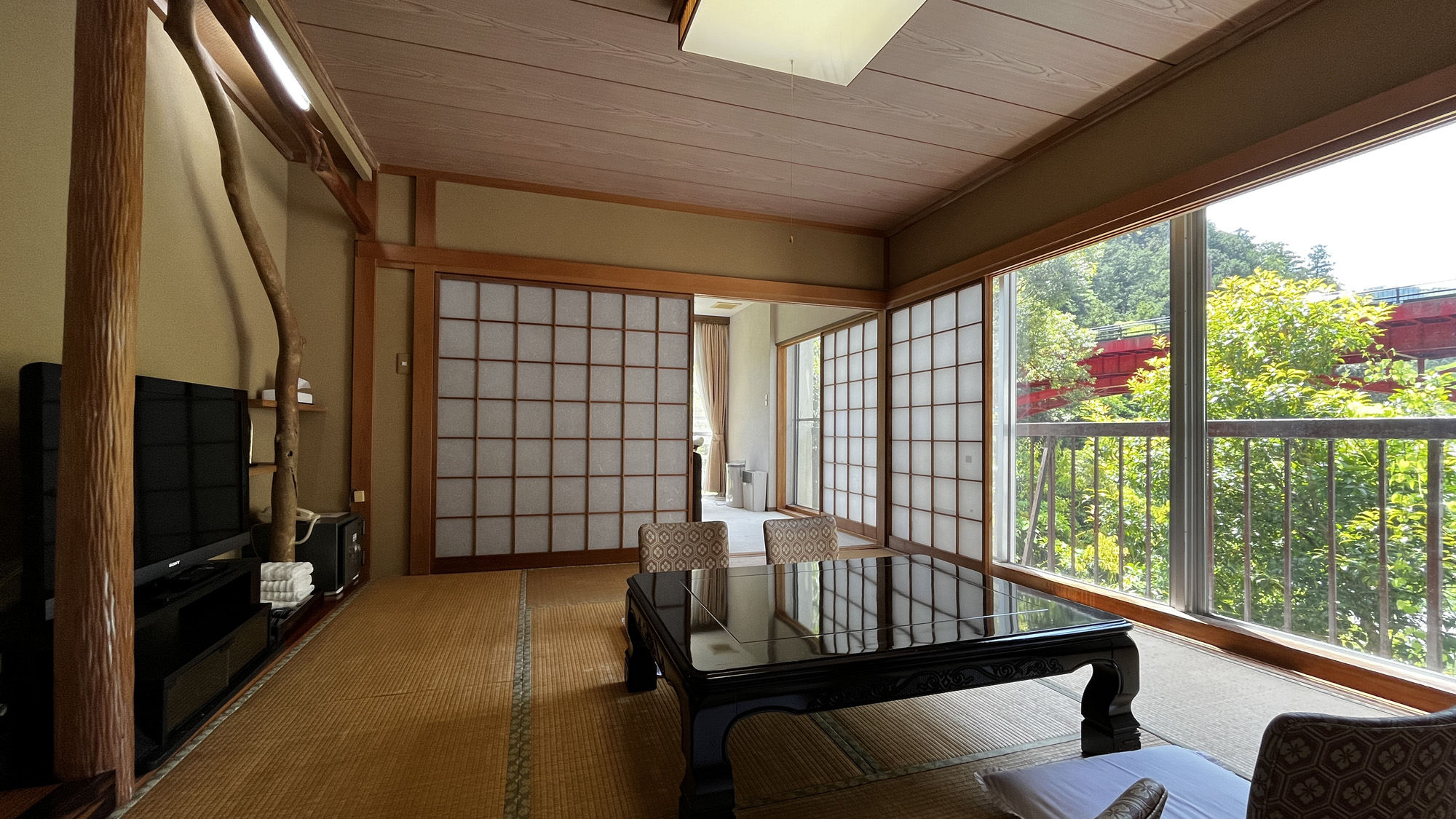 2-5名◆和室＋ベッドルーム(ツイン)：広々とした和室と洋室ツインベッドが便利な一番人気のお部屋*