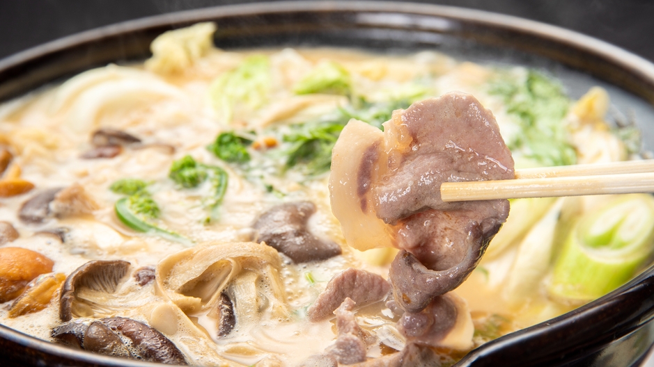 【楽天スーパーSALE】蓼科高原で米豚の信州味噌鍋と郷土料理　貸切温泉無料