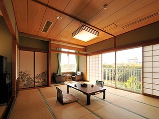 部屋　広め
