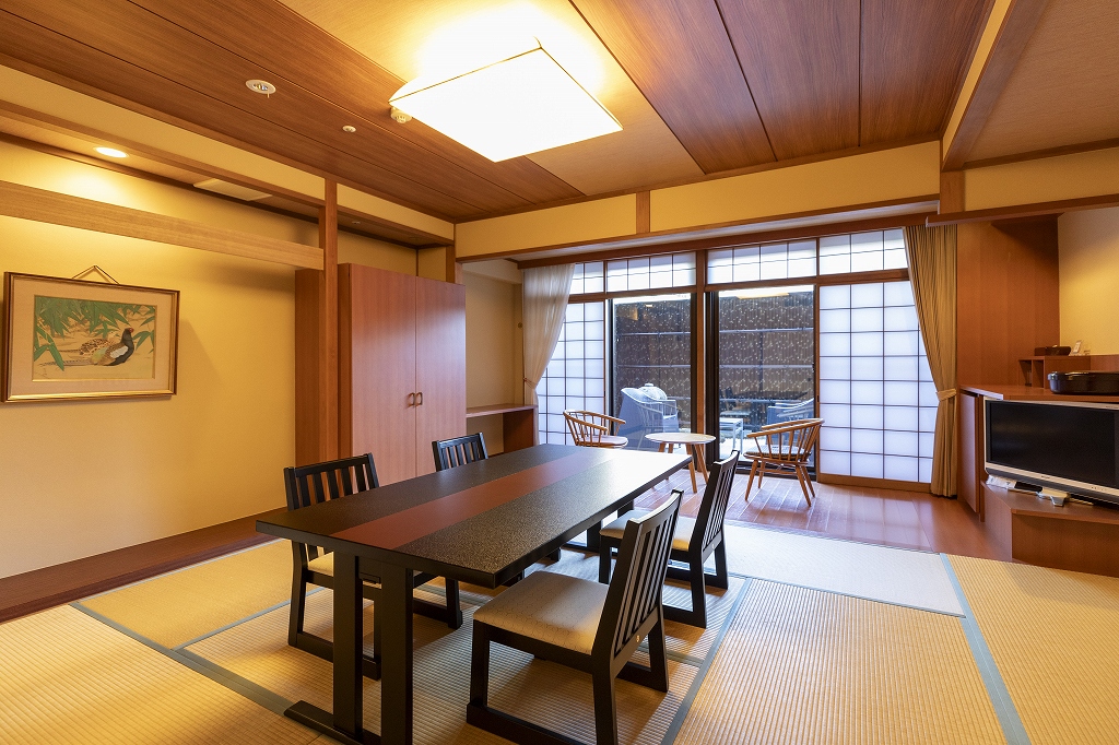 【本館小さなお庭付禁煙和室10畳】≪客室一例≫