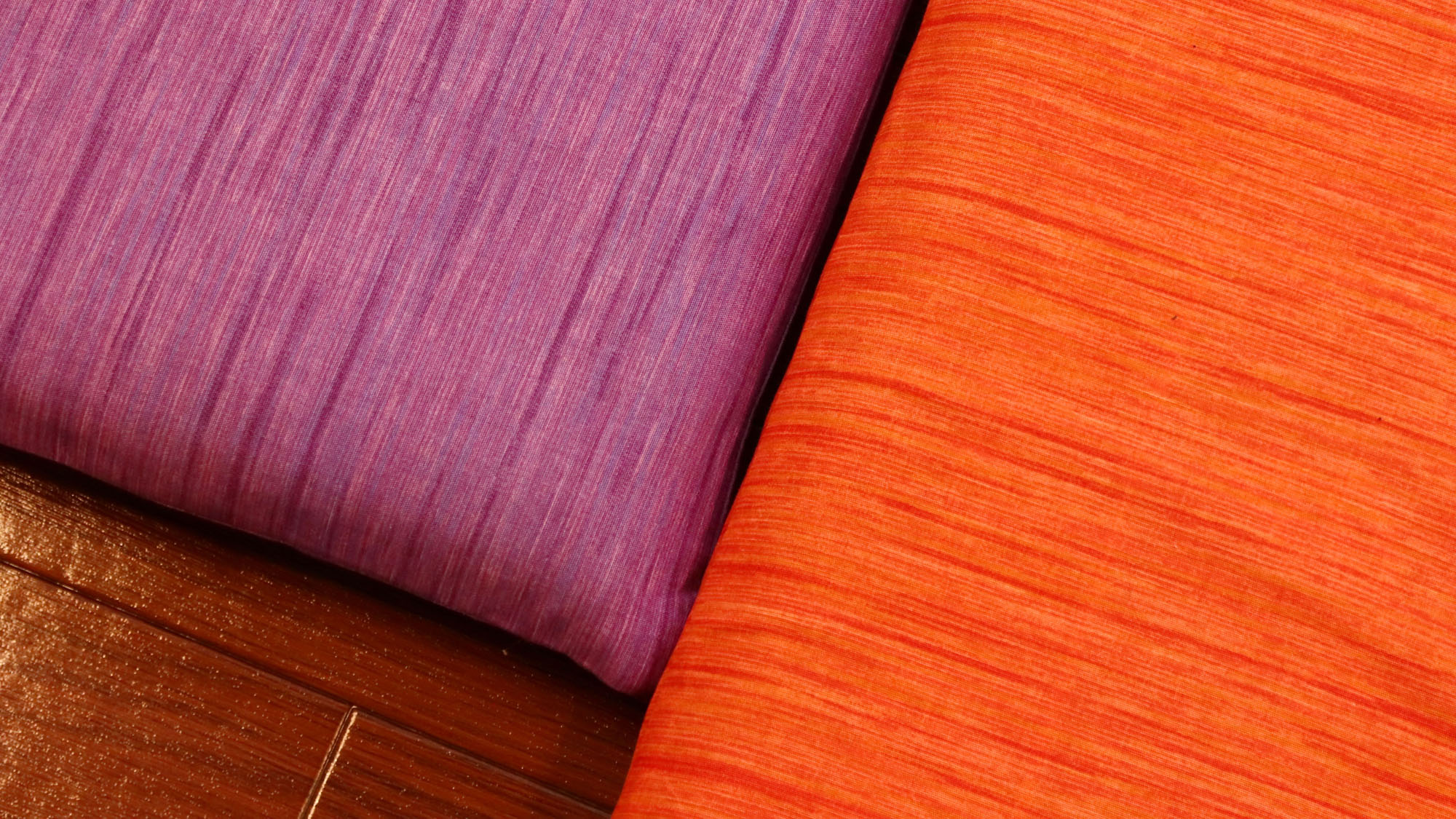 食事処◆ビビットカラーがポイントの座布団