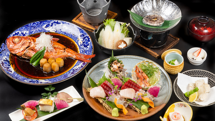 【彩り海鮮膳】会場食　伊豆七島産金目鯛の姿煮・鮑などの旬の食材を堪能
