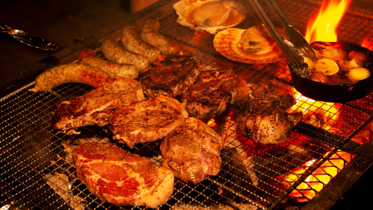 【秋限定★1日3組】紅葉シーズンの八幡平で炭火BBQ！杜仲茶ポーク＆秋の味覚＜2食付＞