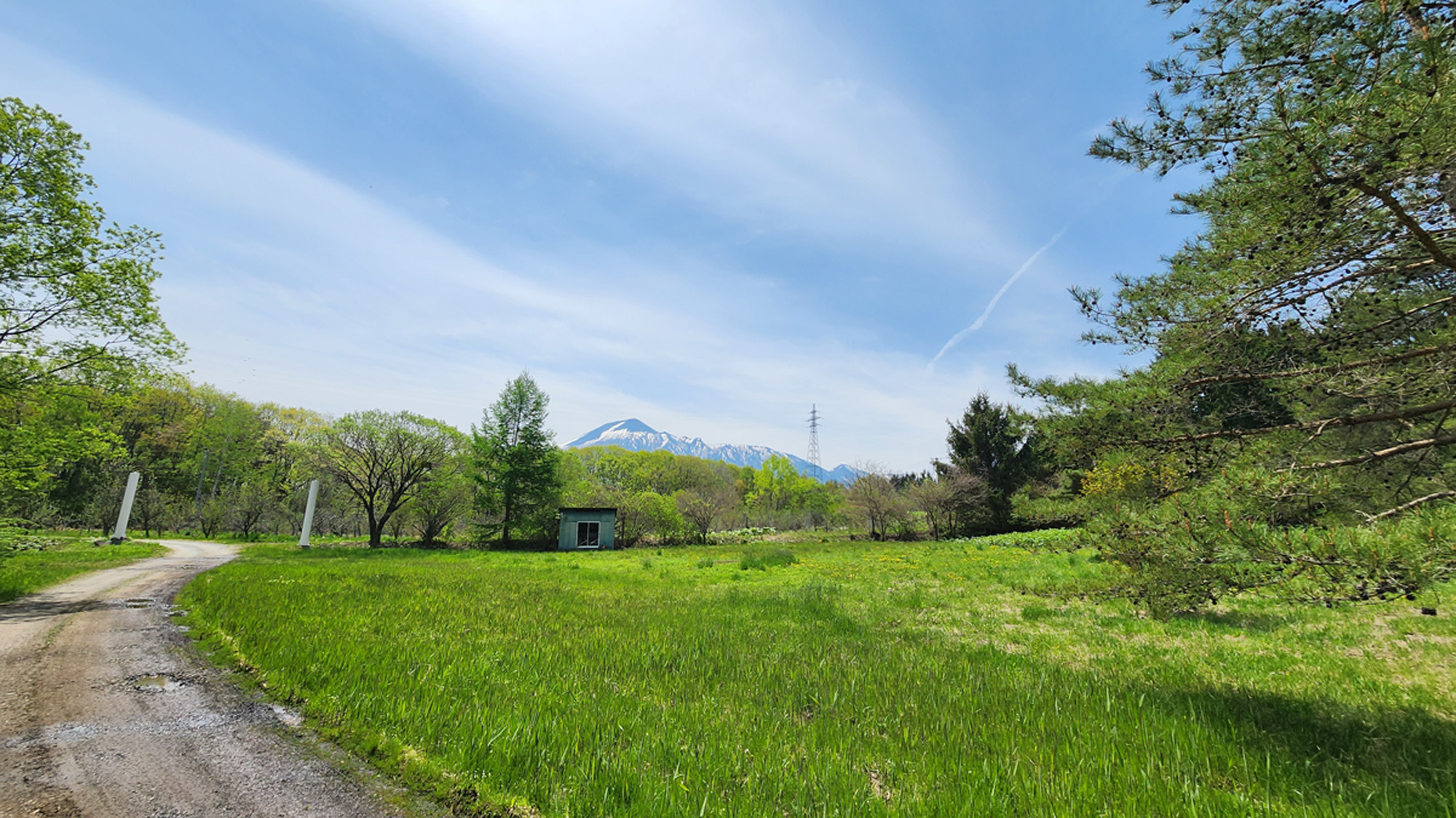 #【周辺】雄大な自然に囲まれながら、大人も子供も全力でアウトドアを楽しむ事が出来るロッジです。