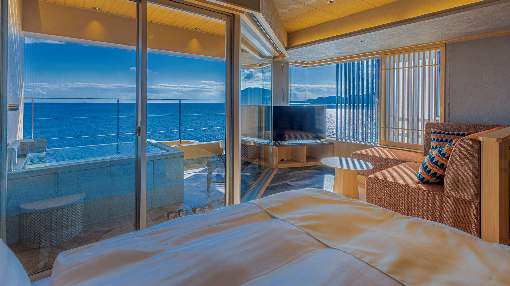 温泉掛流し露天風呂付コーナーツイン『凛』