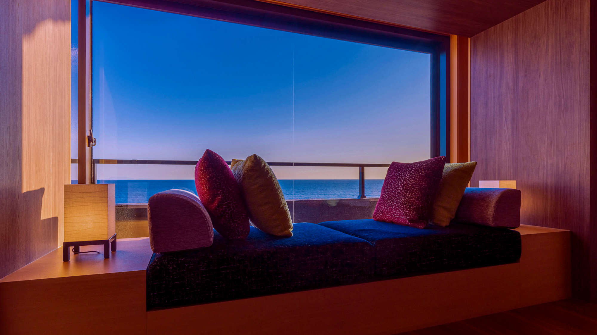 和モダン和洋室絶景スイート『白』