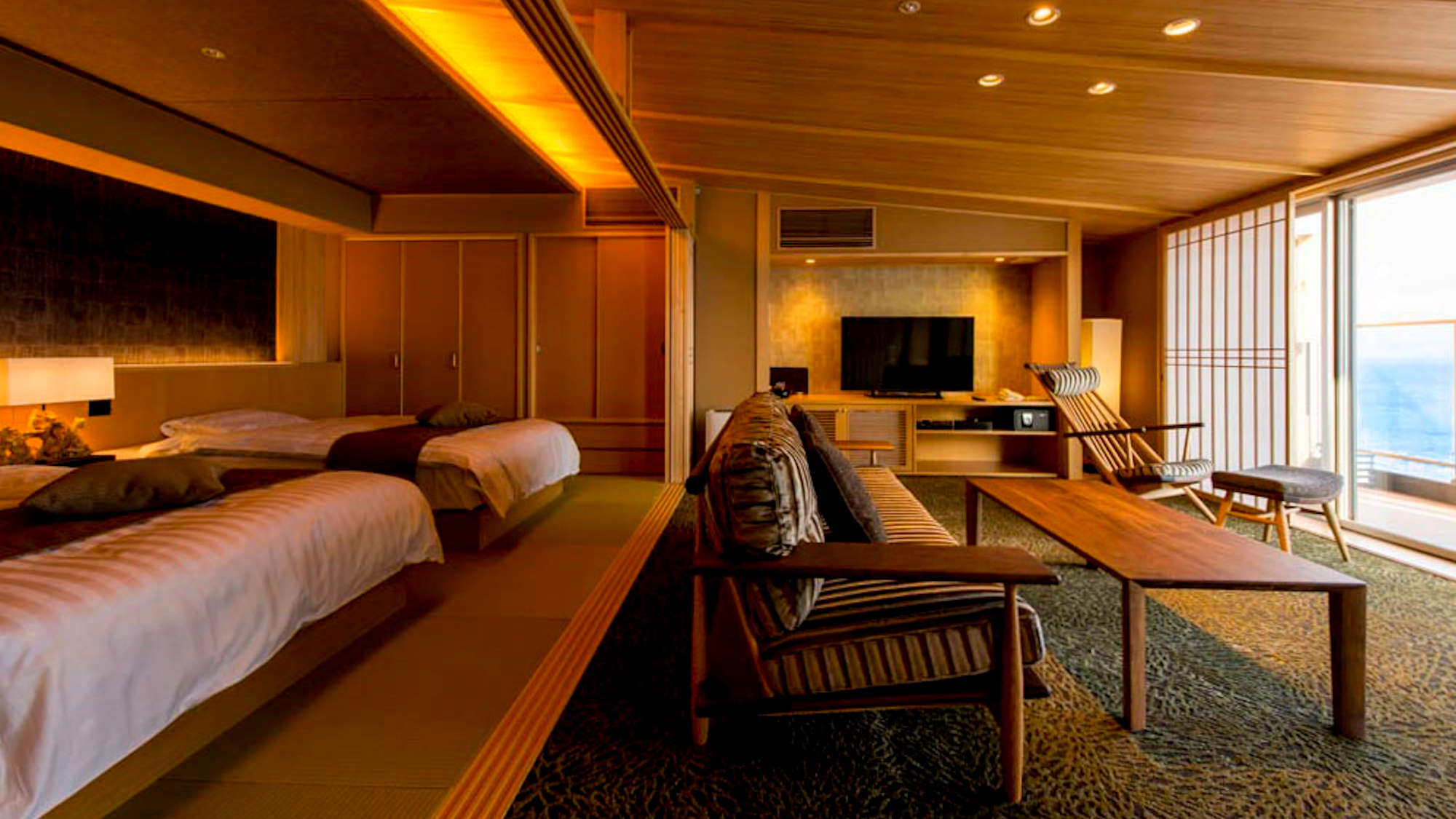 温泉掛流し半露天風呂付絶景スイート『燎』