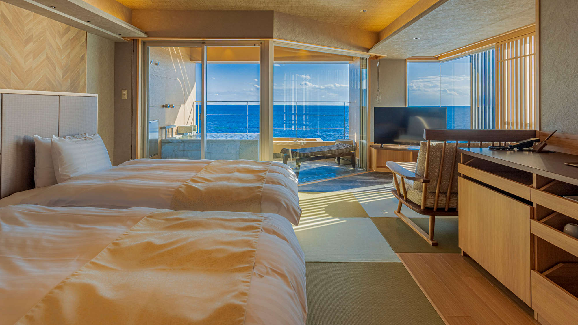 温泉掛流し露天風呂付コーナーツイン『碧』