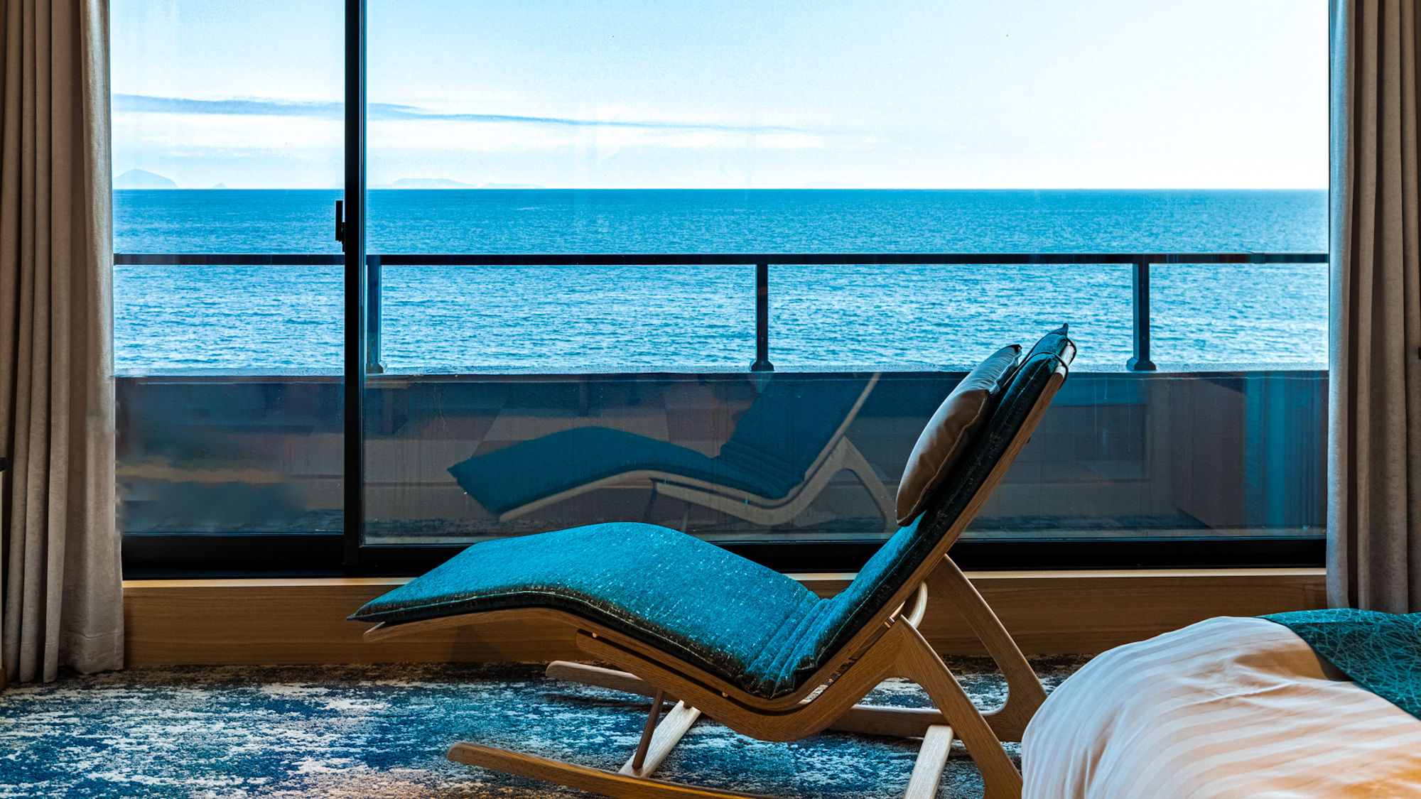 和モダン和洋室　『瑠璃波』（40.2平米）【禁煙室】