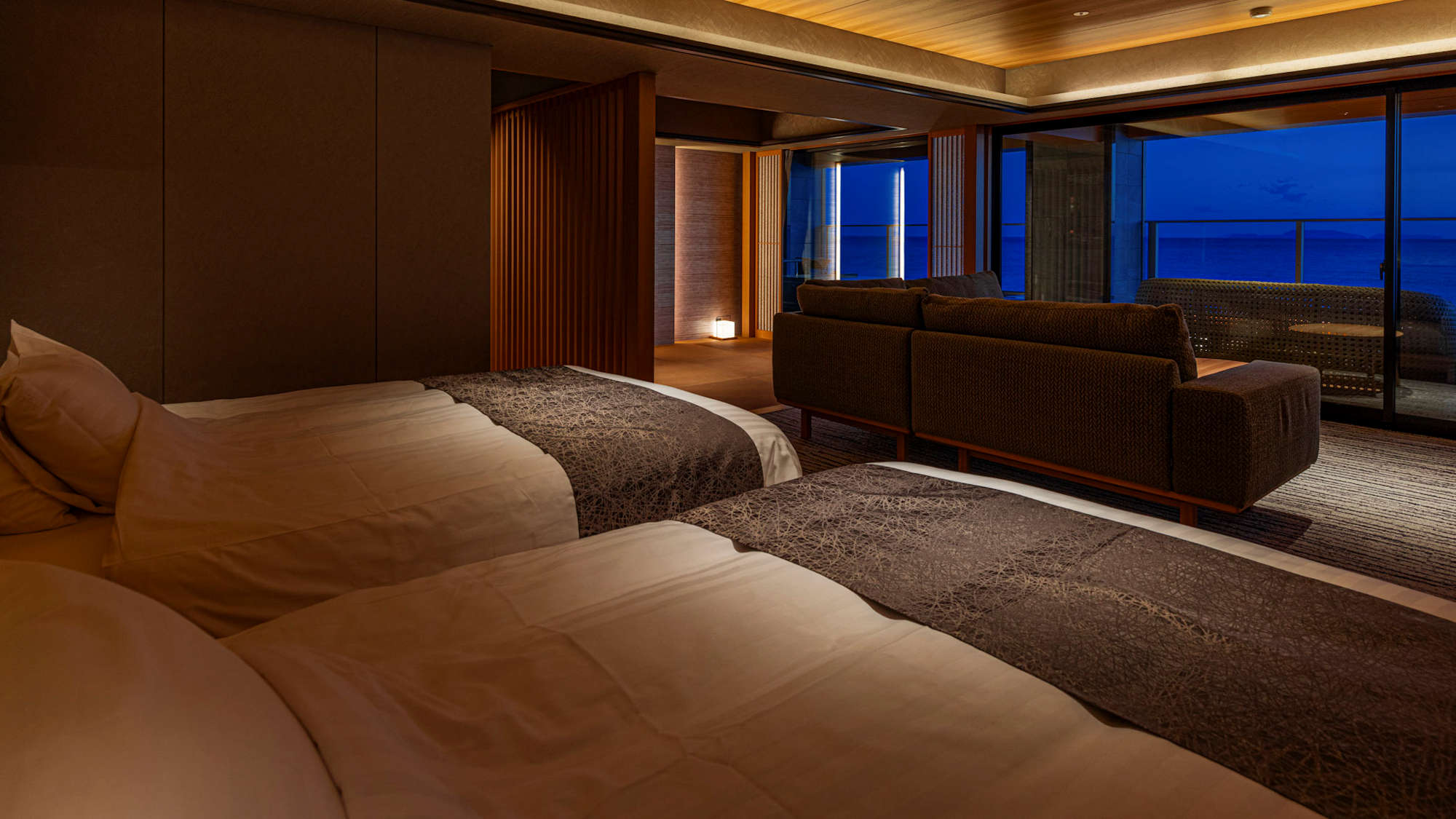 温泉掛流し露天風呂付絶景スイート『天』