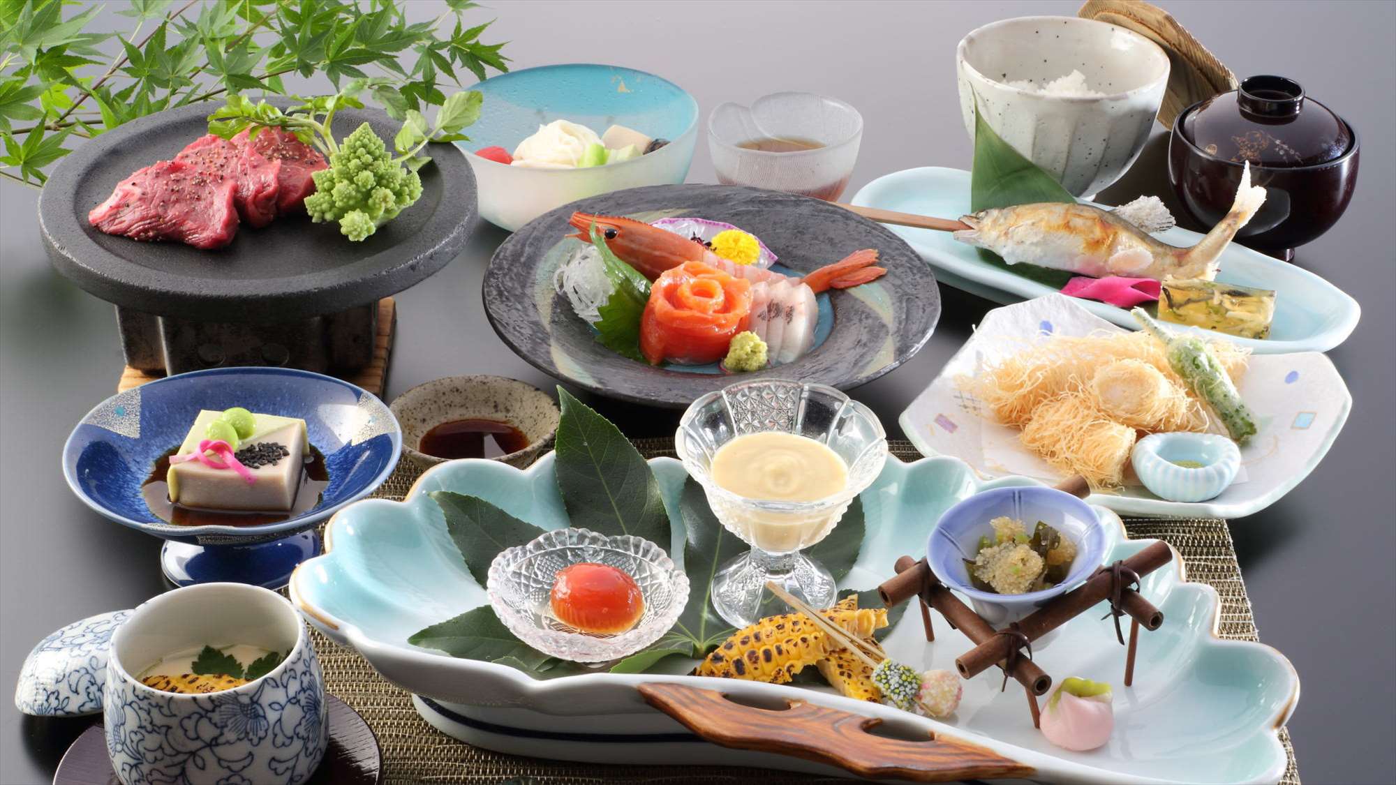 夏のご夕食一例　～地元の食材を使ったお料理を月替わりでご用意しております。～※イメージ