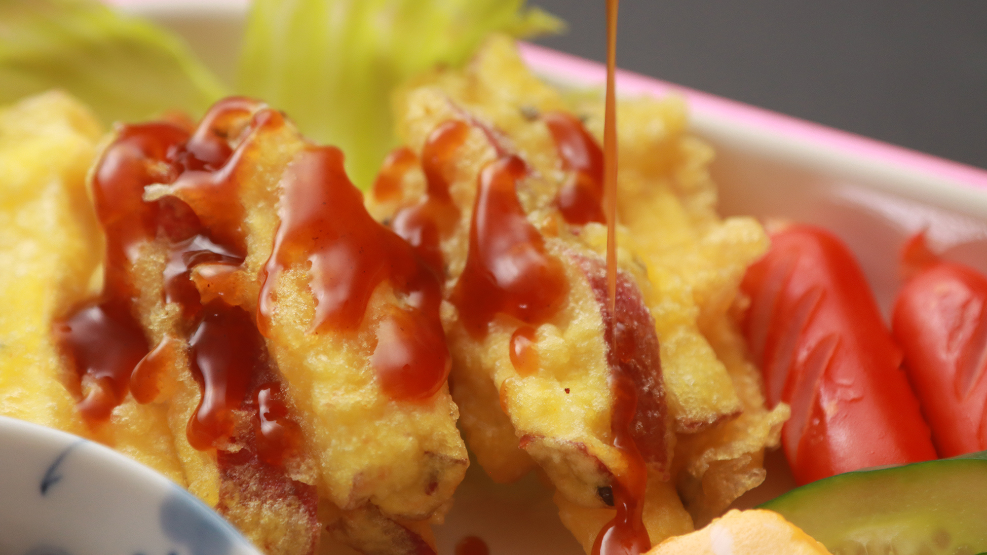 【お料理】 ビジネス　朝食  さつまいもスティックの天ぷら・懐かしい赤ウインナー