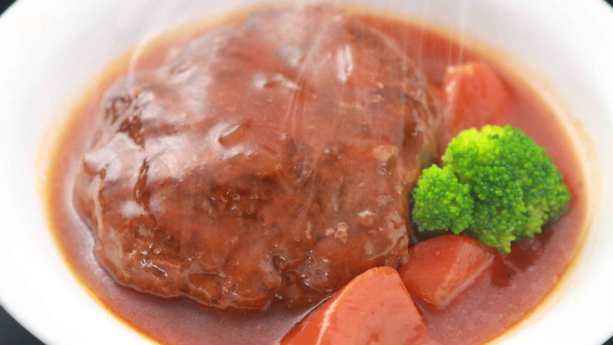 【お料理】 ビジネス　夕食  でっかい！煮込みハンバーグ